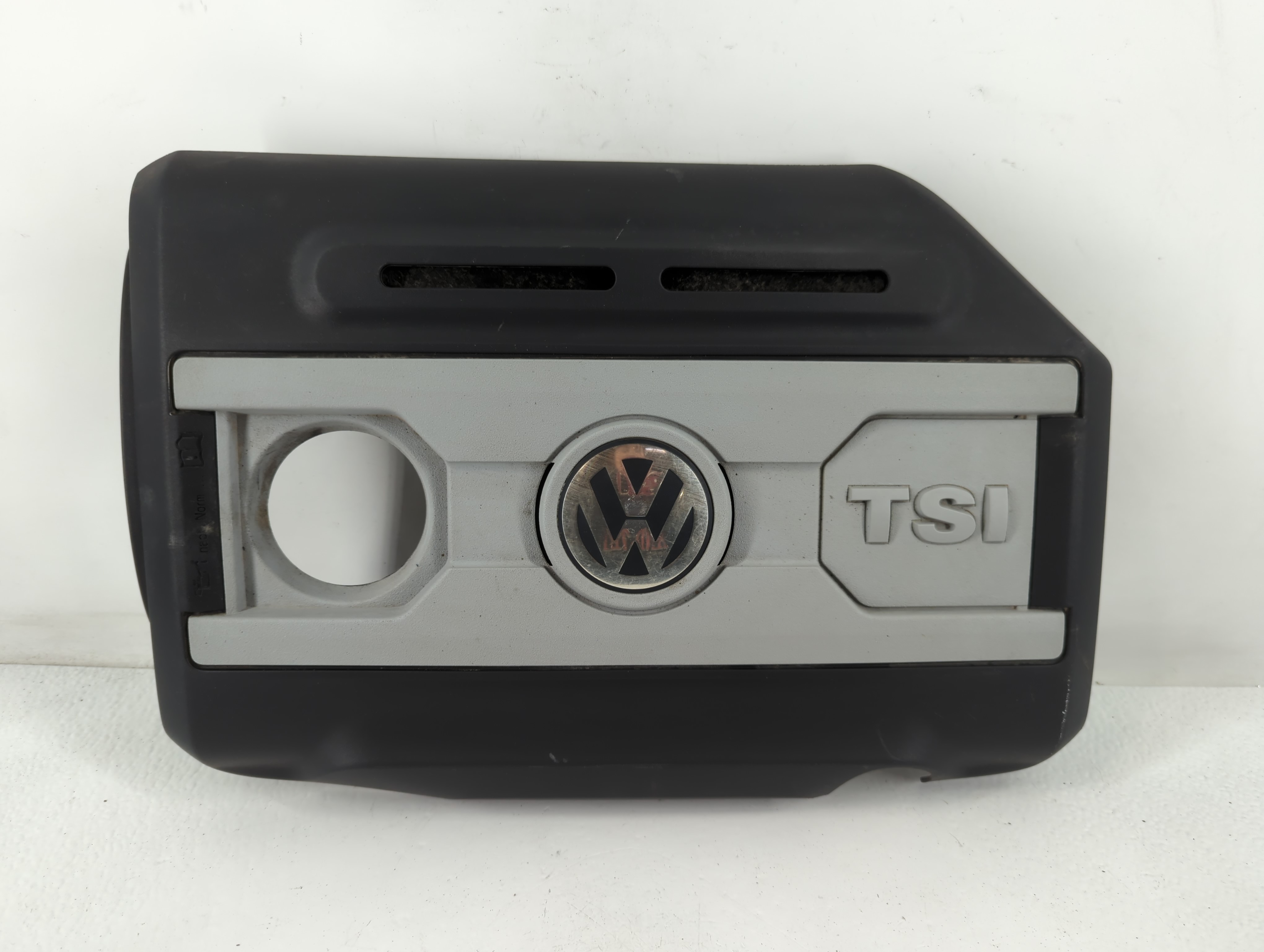 Picture of 2010 Volkswagen Tiguan Engine Cover 773570