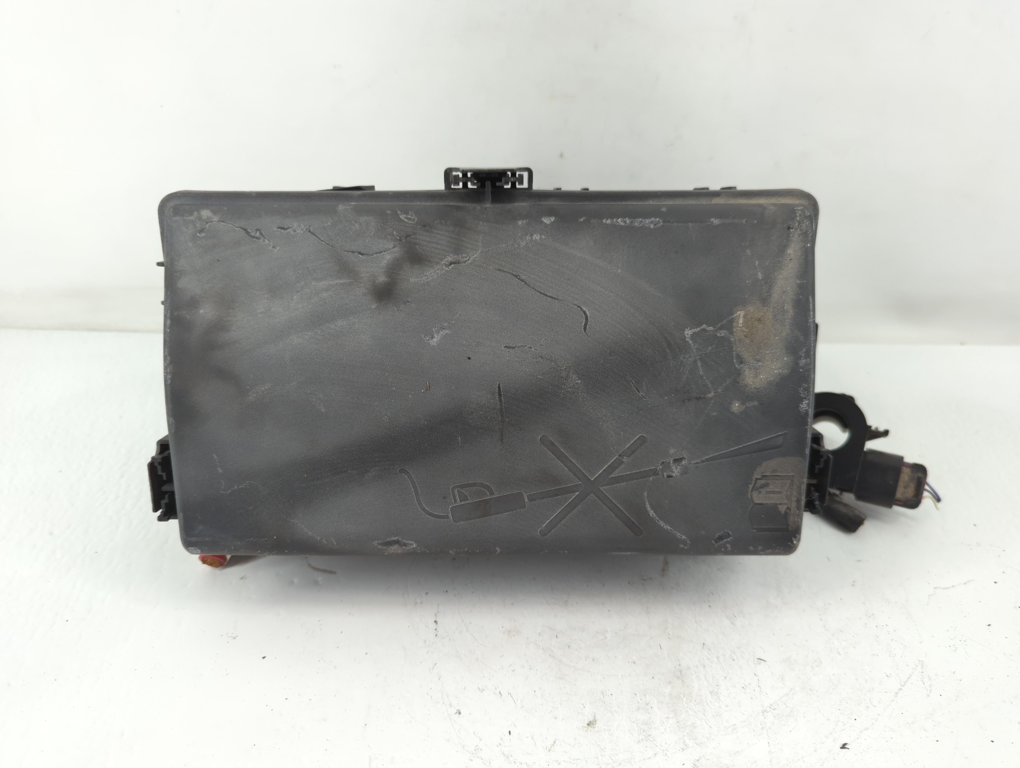 2011-2011 Buick Lacrosse Fusebox Fuse Box Relay Module 812461952 773615 - Oemusedautoparts1.com