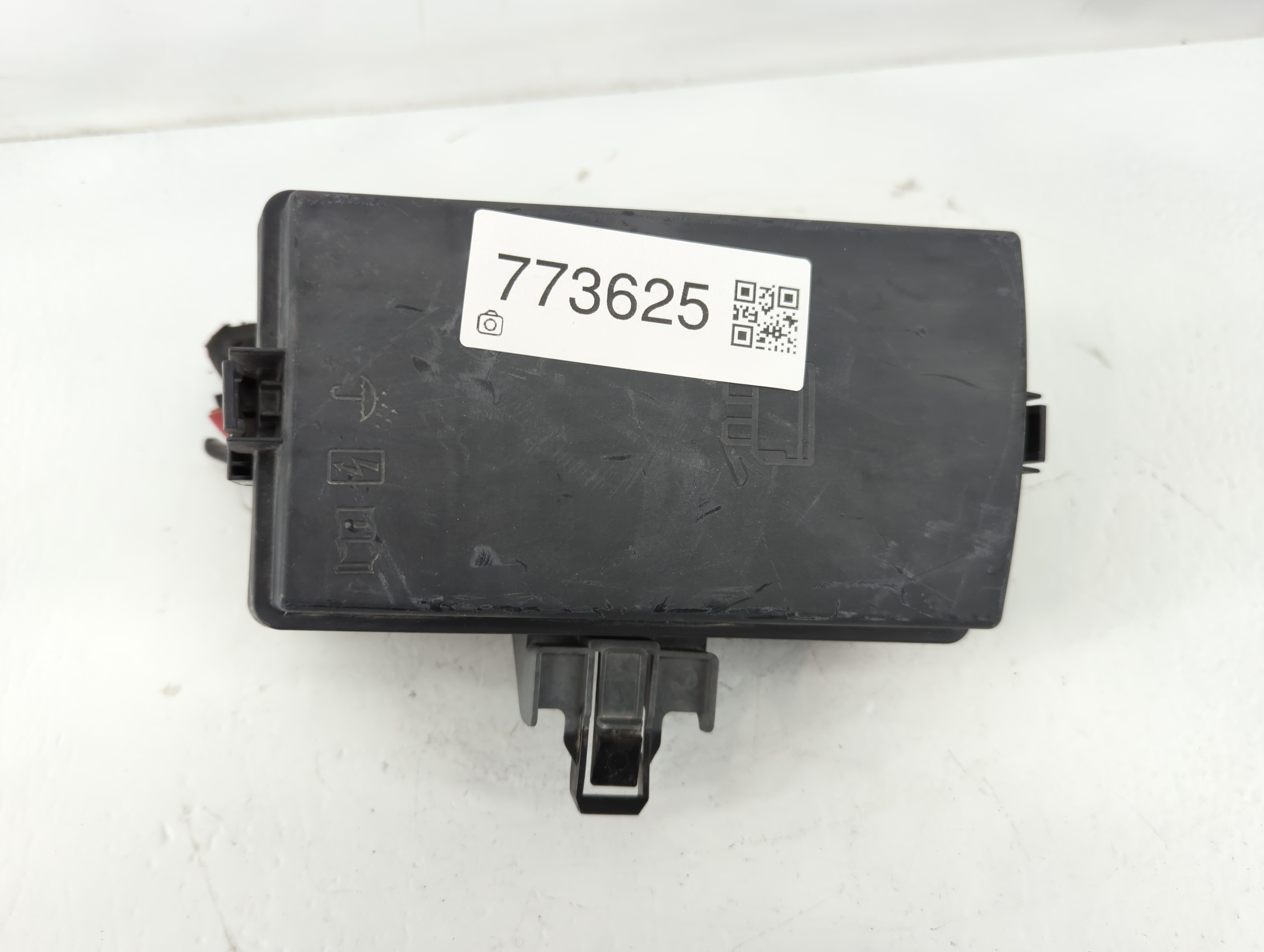 2018-2022 Volkswagen Tiguan Fusebox Fuse Box Relay Module X400605 773625 - Oemusedautoparts1.com