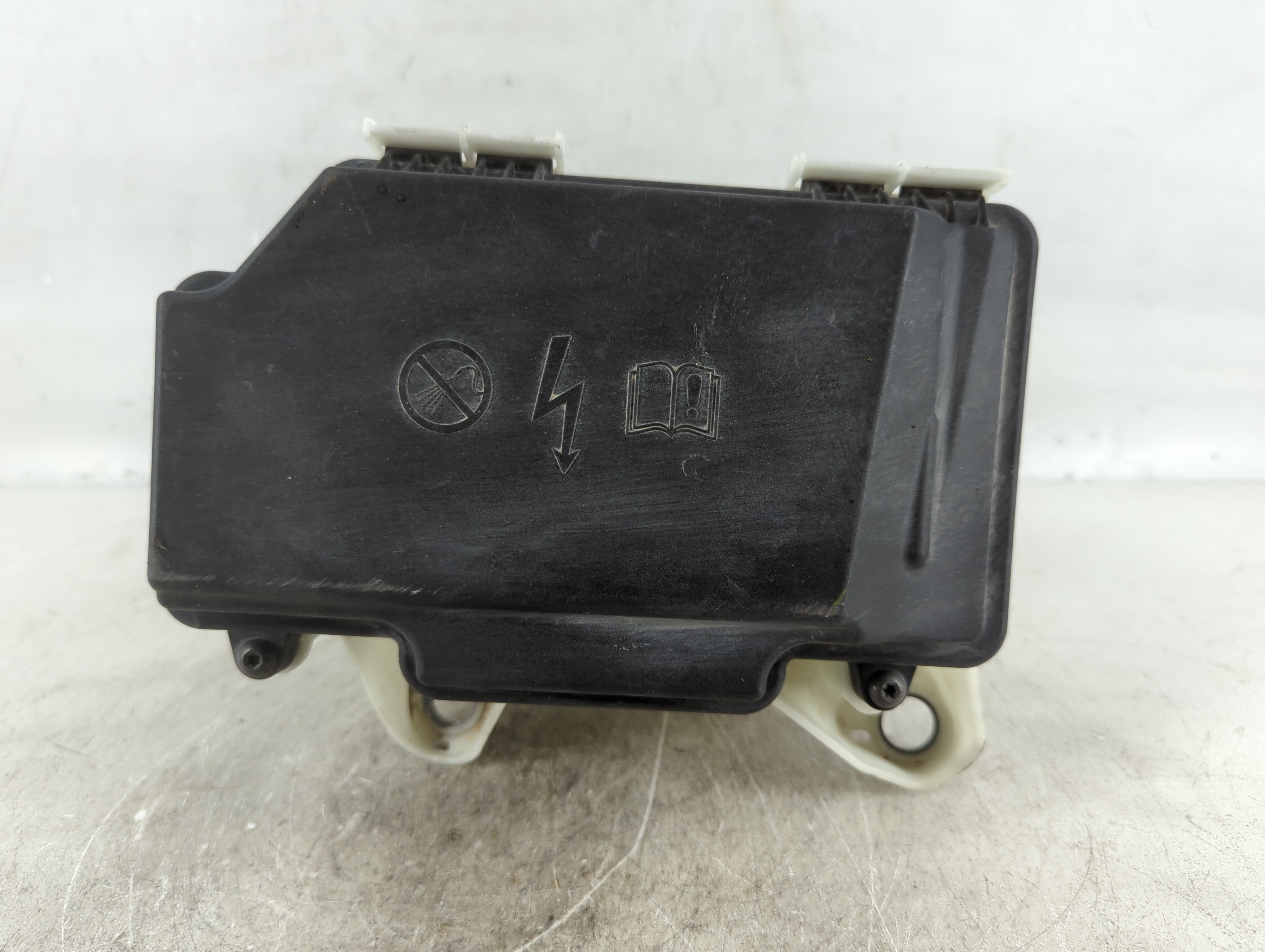 2015-2017 Mercedes-benz C300 Fusebox Fuse Box Relay Module 773634 - Oemusedautoparts1.com