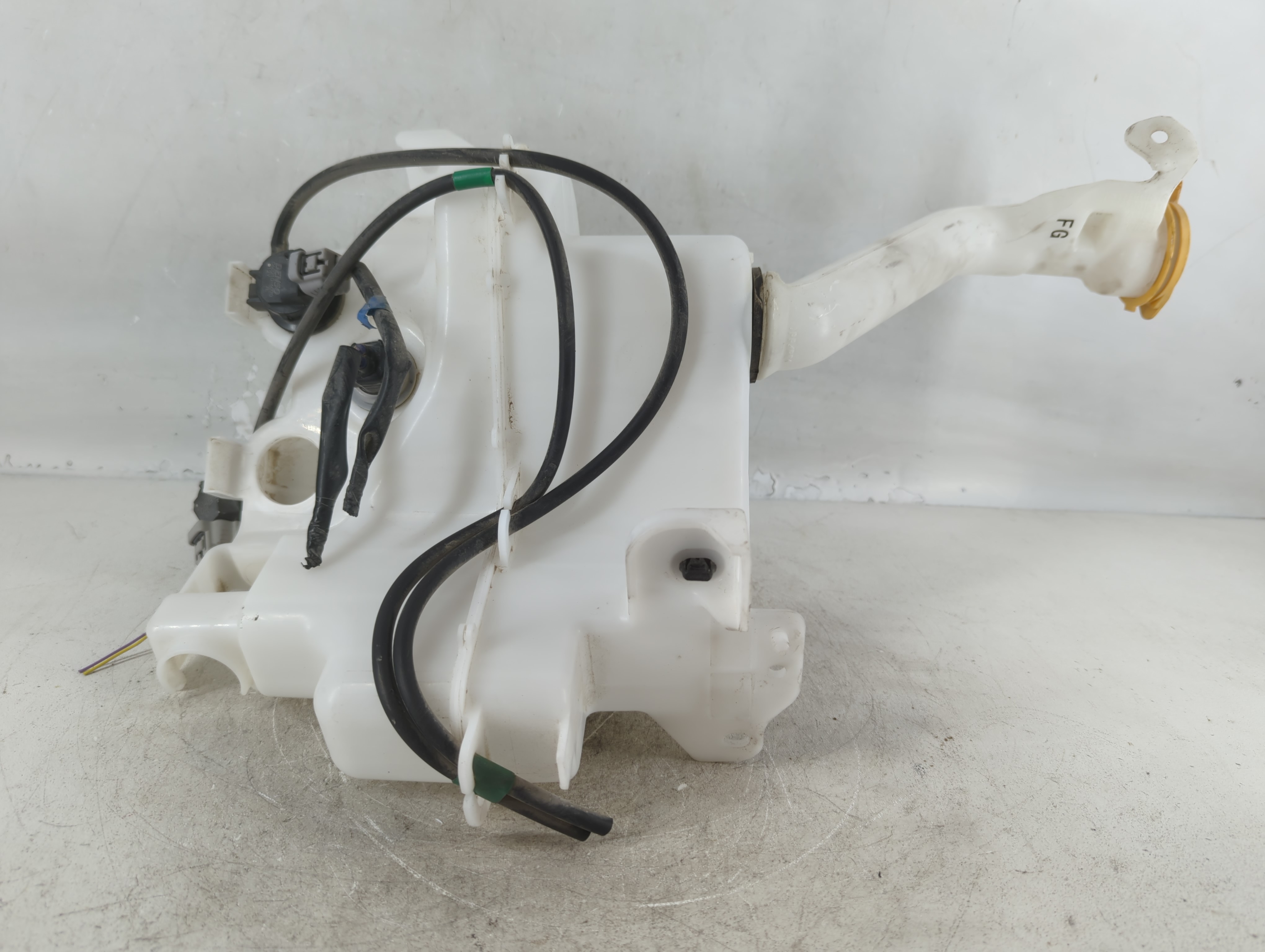 2021 Subaru Xv Windshield Washer Fluid Reservoir Bottle Oem 773716 - Oemusedautoparts1.com