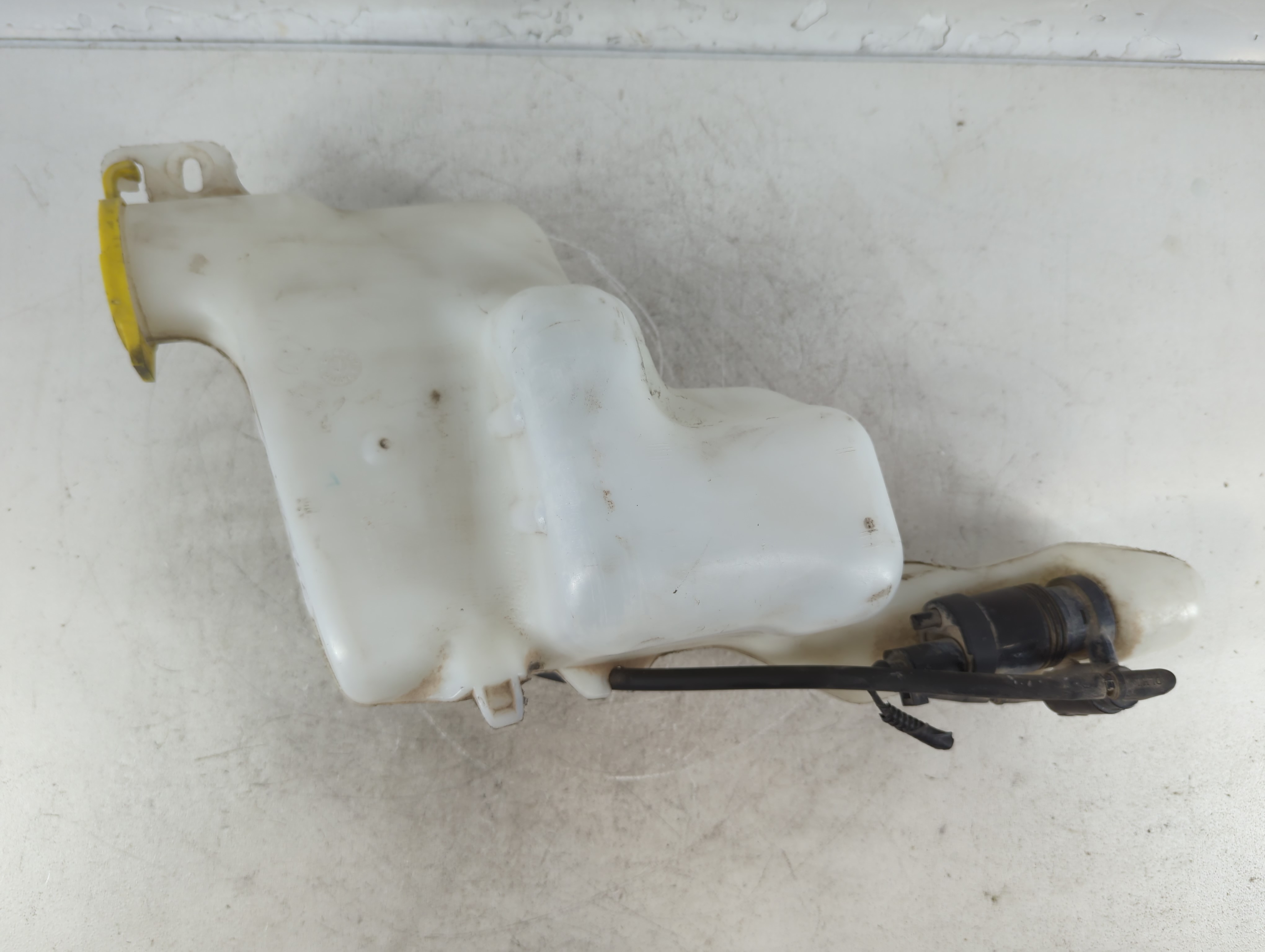 Jeep Compass Windshield Washer Fluid Reservoir Bottle Oem 773724 - Oemusedautoparts1.com