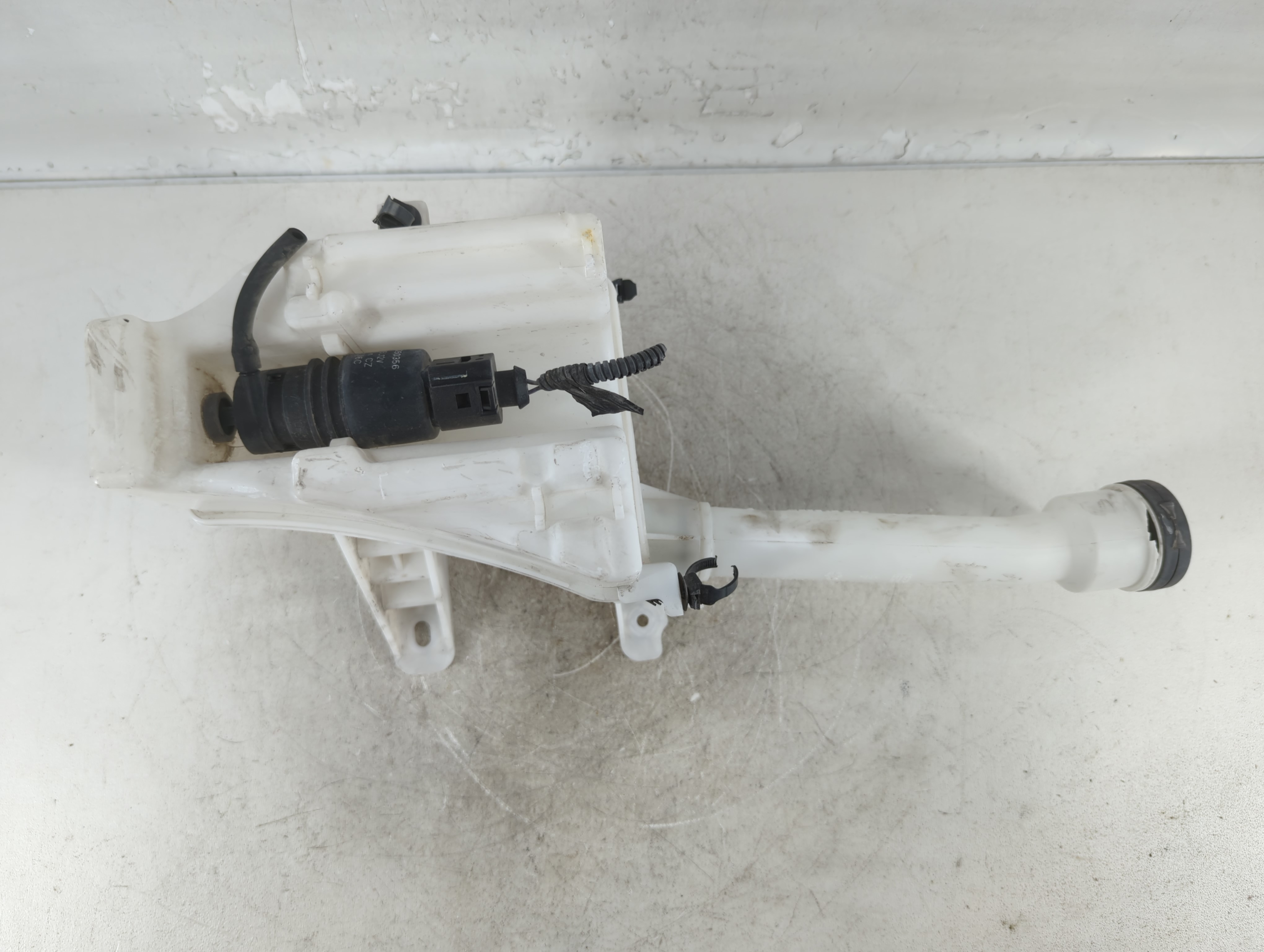 2012-2019 Chevrolet Sonic Windshield Washer Fluid Reservoir Bottle Oem 773732 - Oemusedautoparts1.com