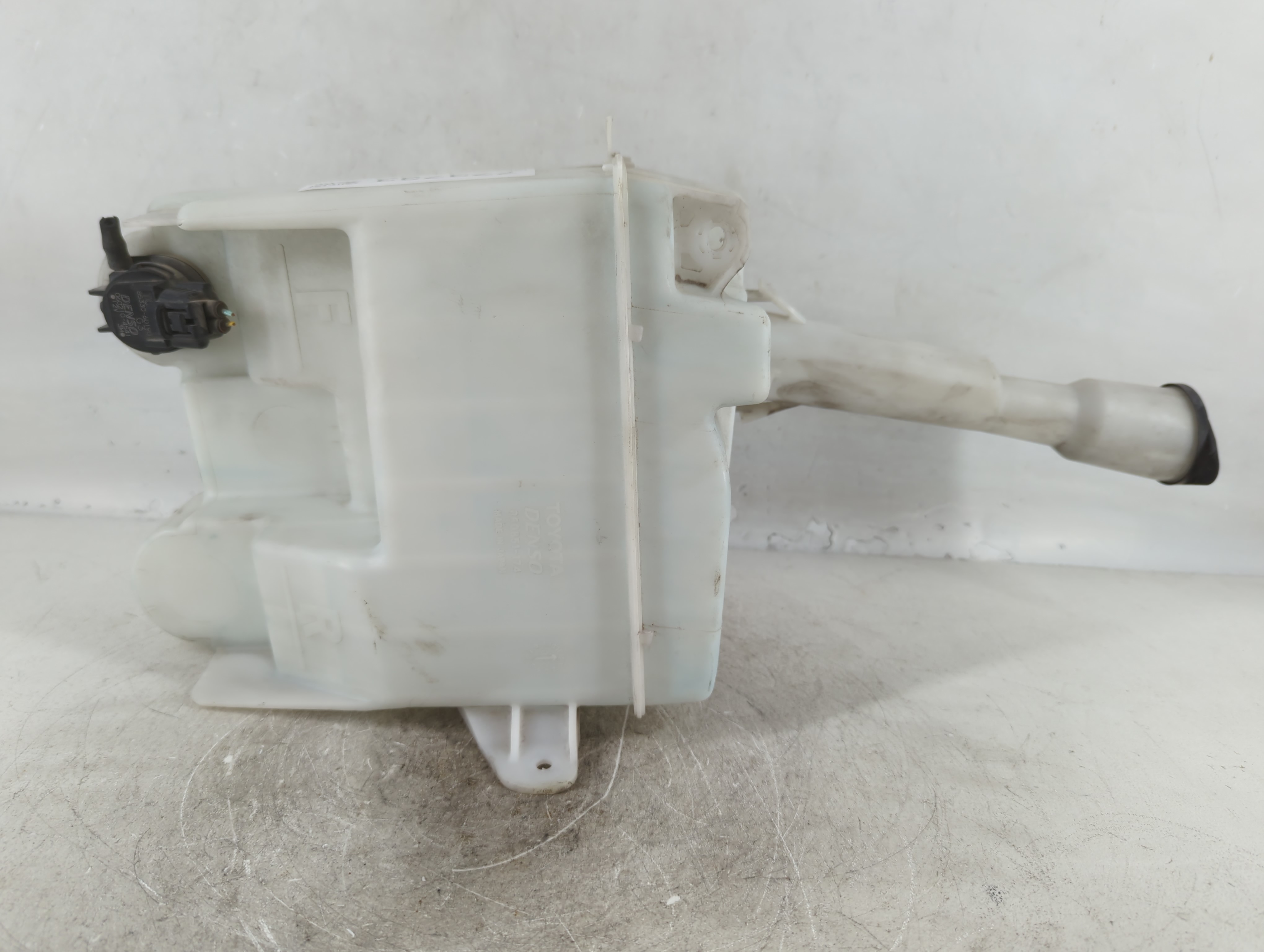 2005-2010 Scion Tc Windshield Washer Fluid Reservoir Bottle Oem 773733 - Oemusedautoparts1.com