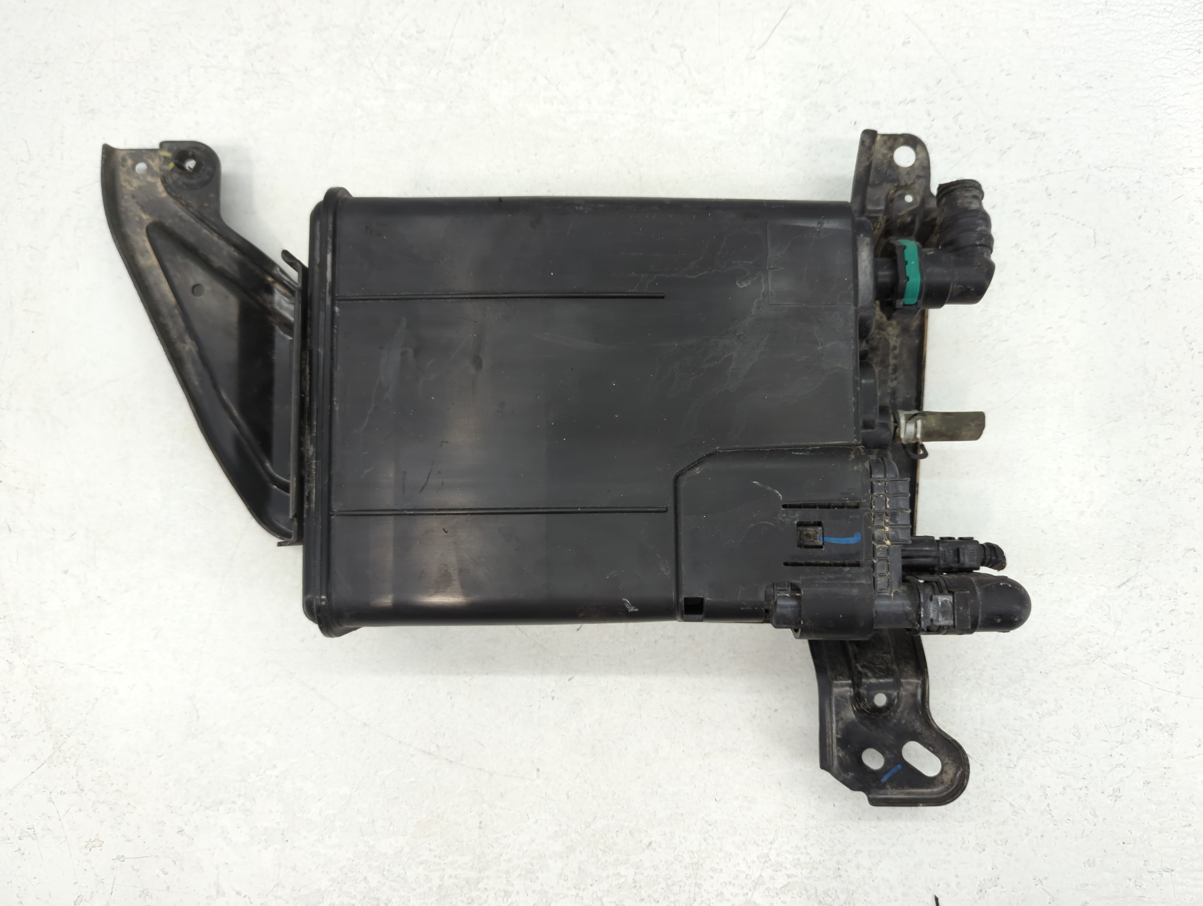Picture of 2021 Lexus Es300h Fuel Vapor Charcoal Canister 773739