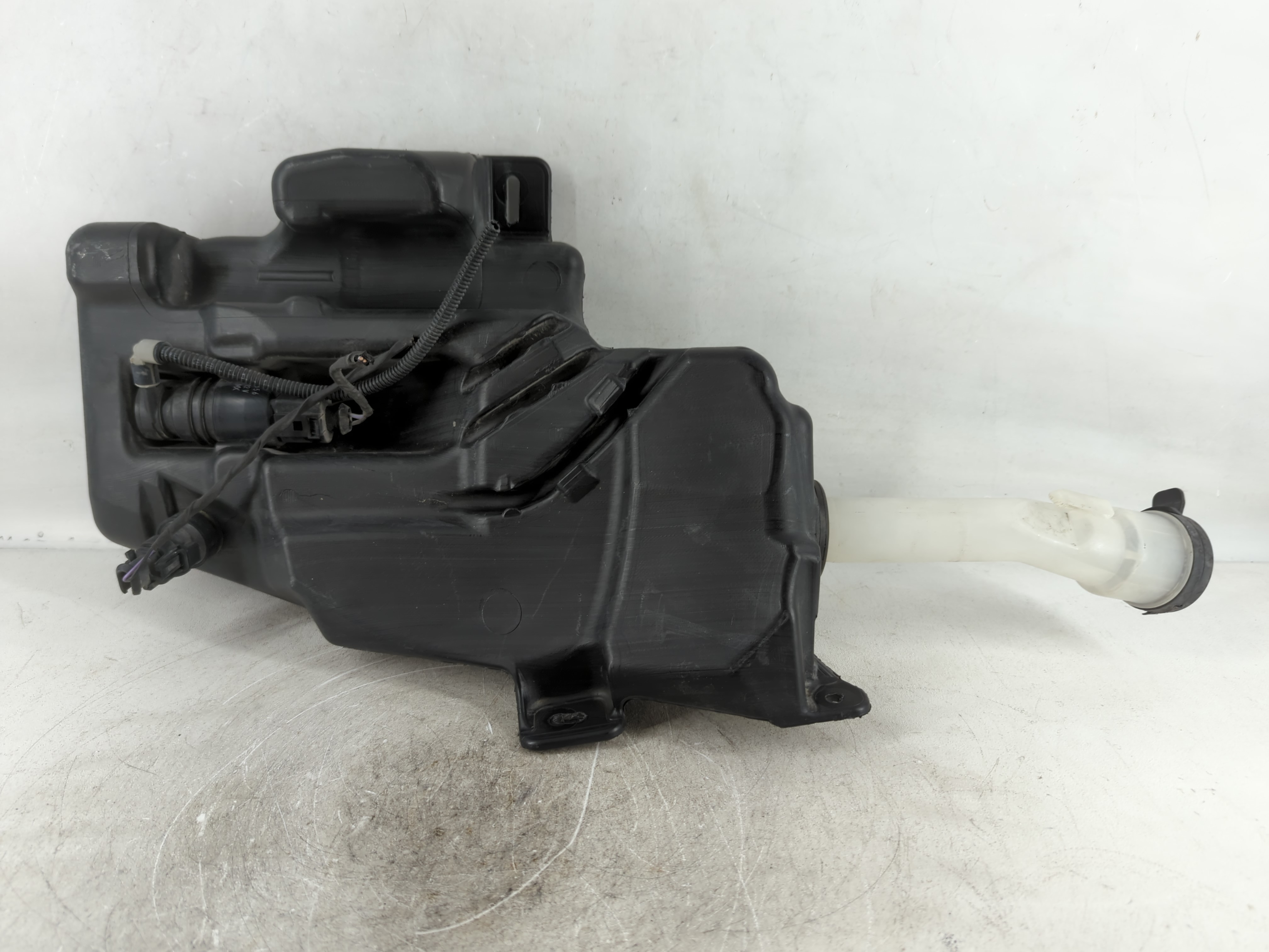 2012-2013 Buick Verano Windshield Washer Fluid Reservoir Bottle Oem 773754 - Oemusedautoparts1.com