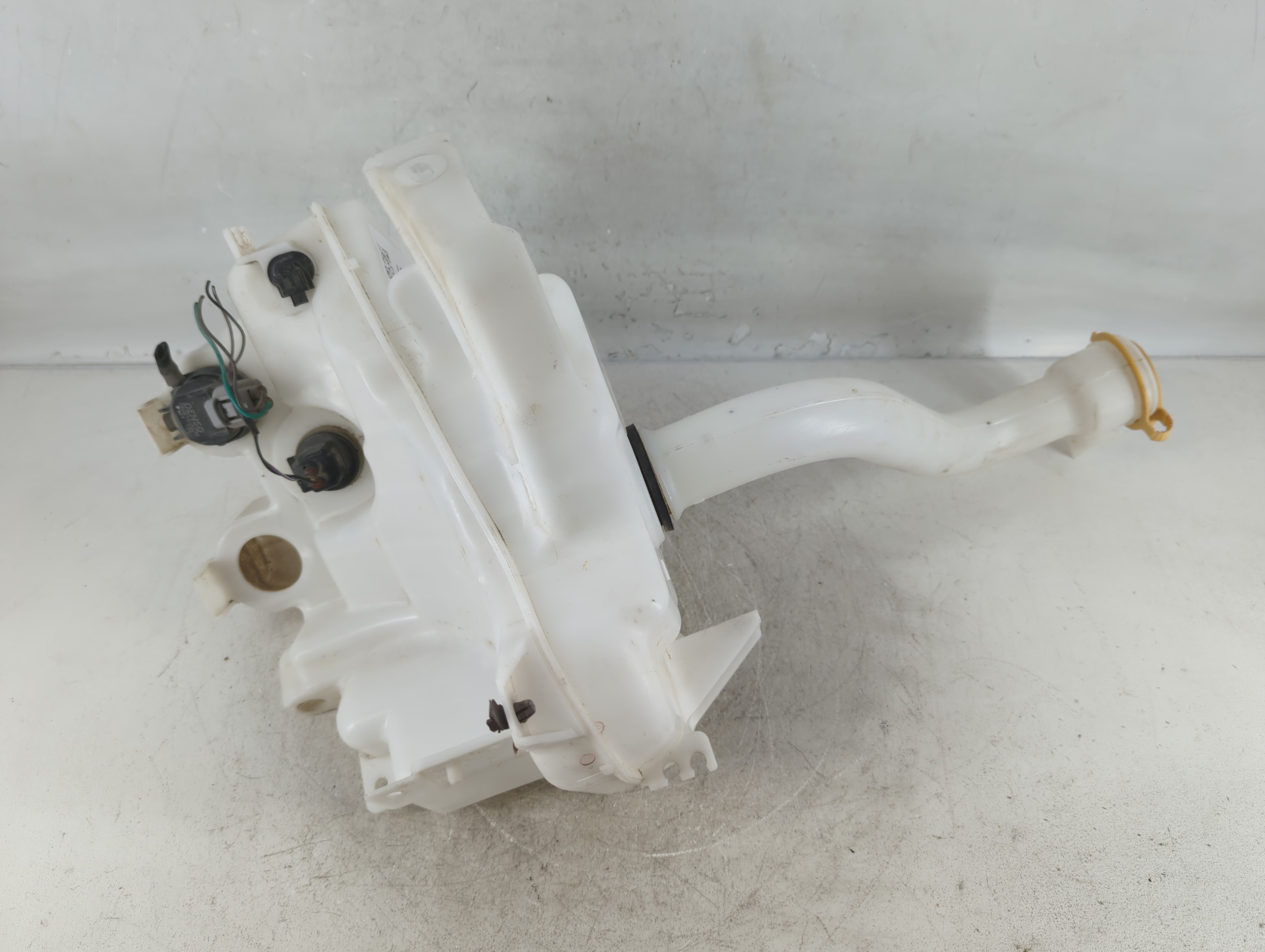 2017 Subaru Legacy Windshield Washer Fluid Reservoir Bottle Oem 773757 - Oemusedautoparts1.com