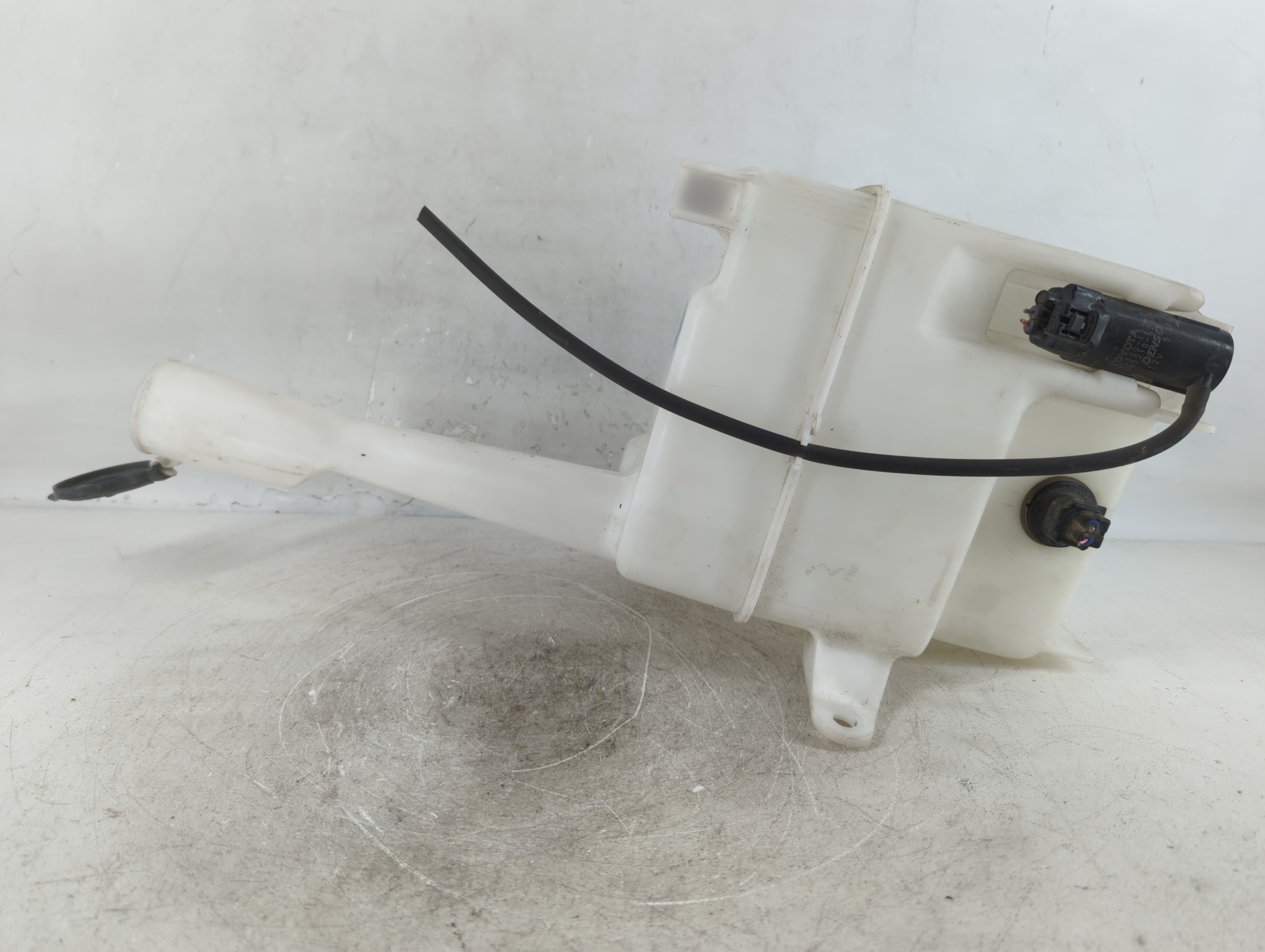 2004-2008 Toyota Solara Windshield Washer Fluid Reservoir Bottle Oem 773758 - Oemusedautoparts1.com