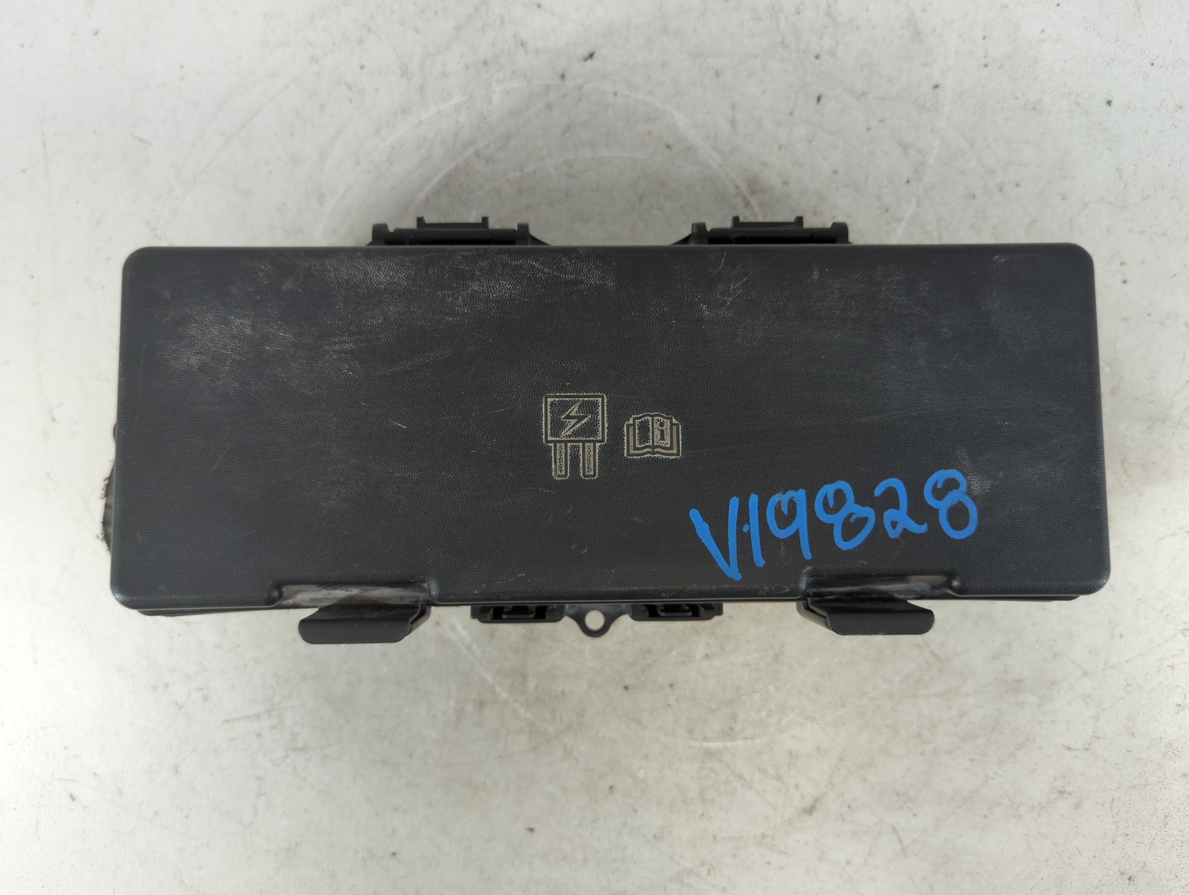 Lincoln Navigator Fusebox Fuse Box Relay Module 9l1t-14a003-ba 773780 - Oemusedautoparts1.com