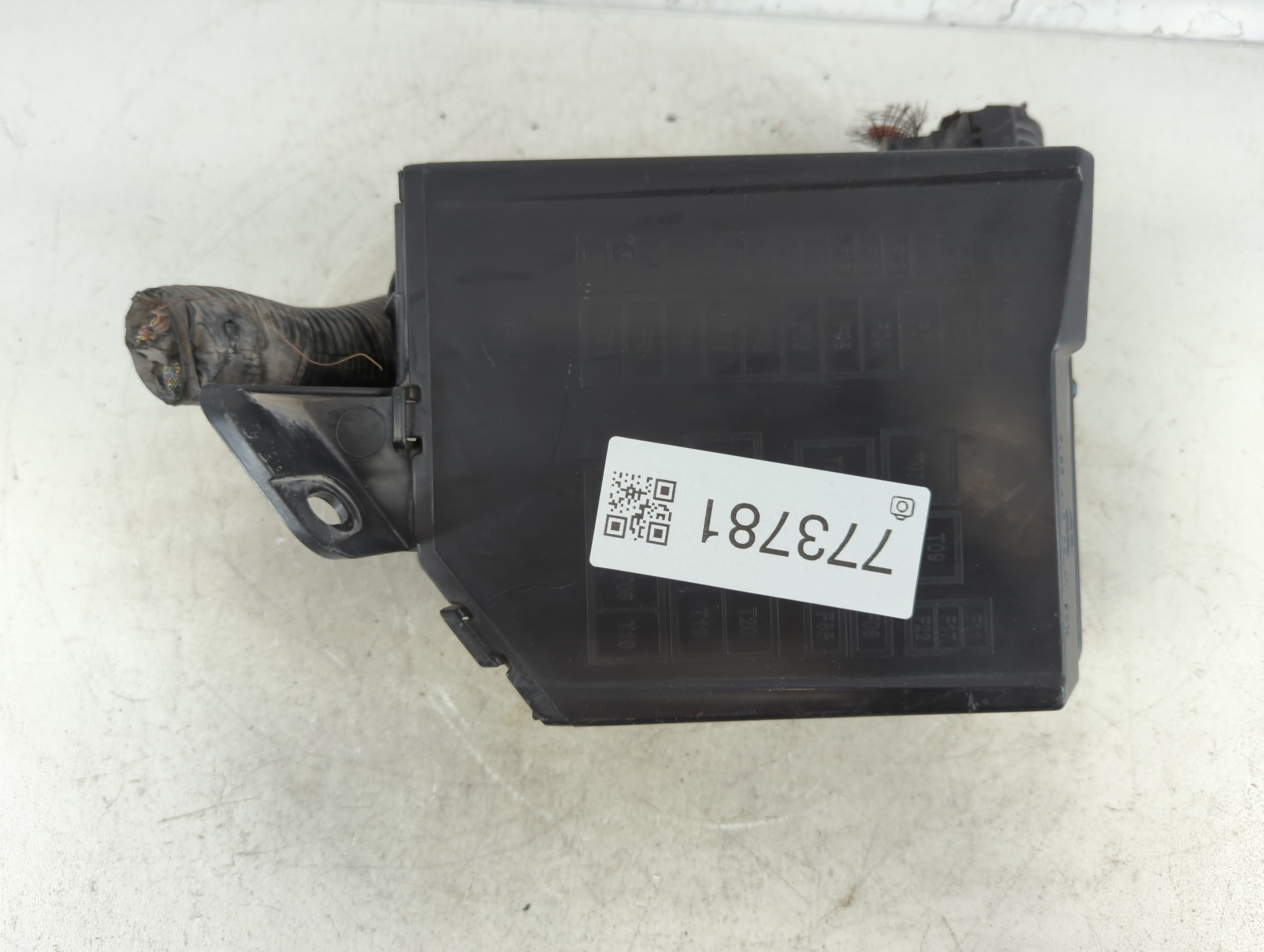 2012-2017 Fiat 500 Fusebox Fuse Box Relay Module 773781 - Oemusedautoparts1.com