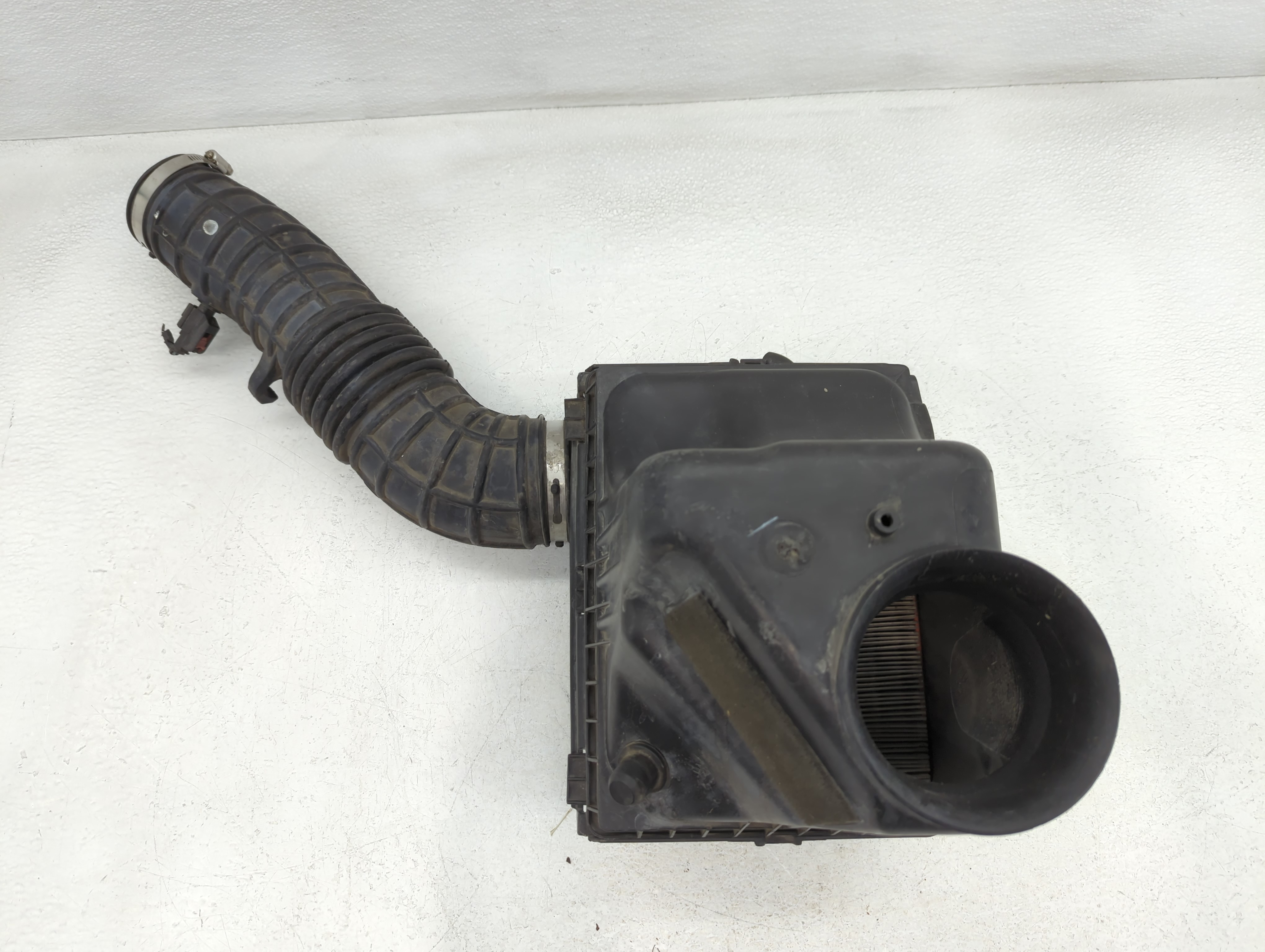Picture of 2005-2010 Chrysler 300 Air Cleaner Intake-duct Hose Tube 773813