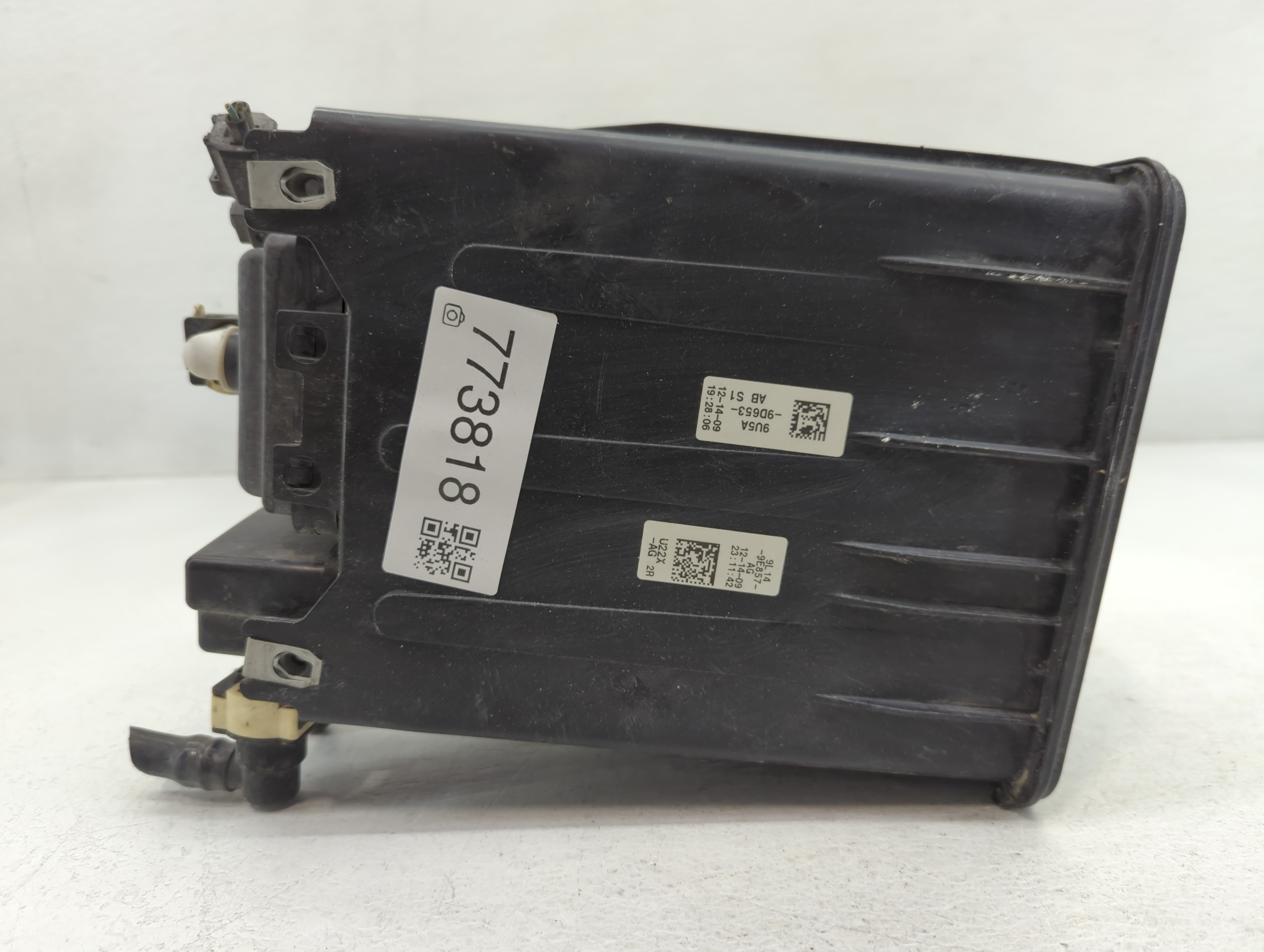 2010 Lincoln Navigator Fuel Vapor Charcoal Canister 773818 - Oemusedautoparts1.com