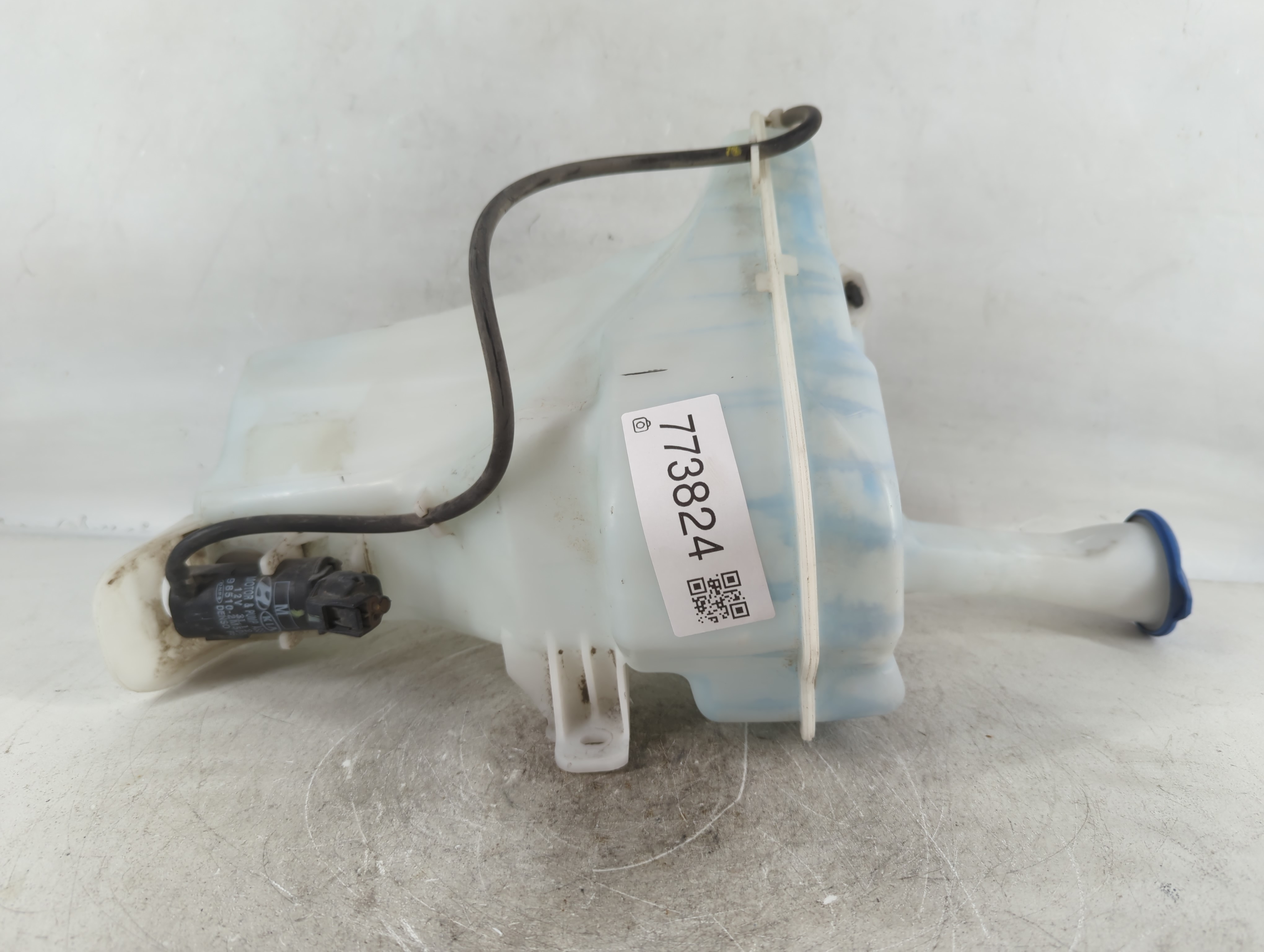 2014-2016 Hyundai Elantra Windshield Washer Fluid Reservoir Bottle Oem 773824 - Oemusedautoparts1.com