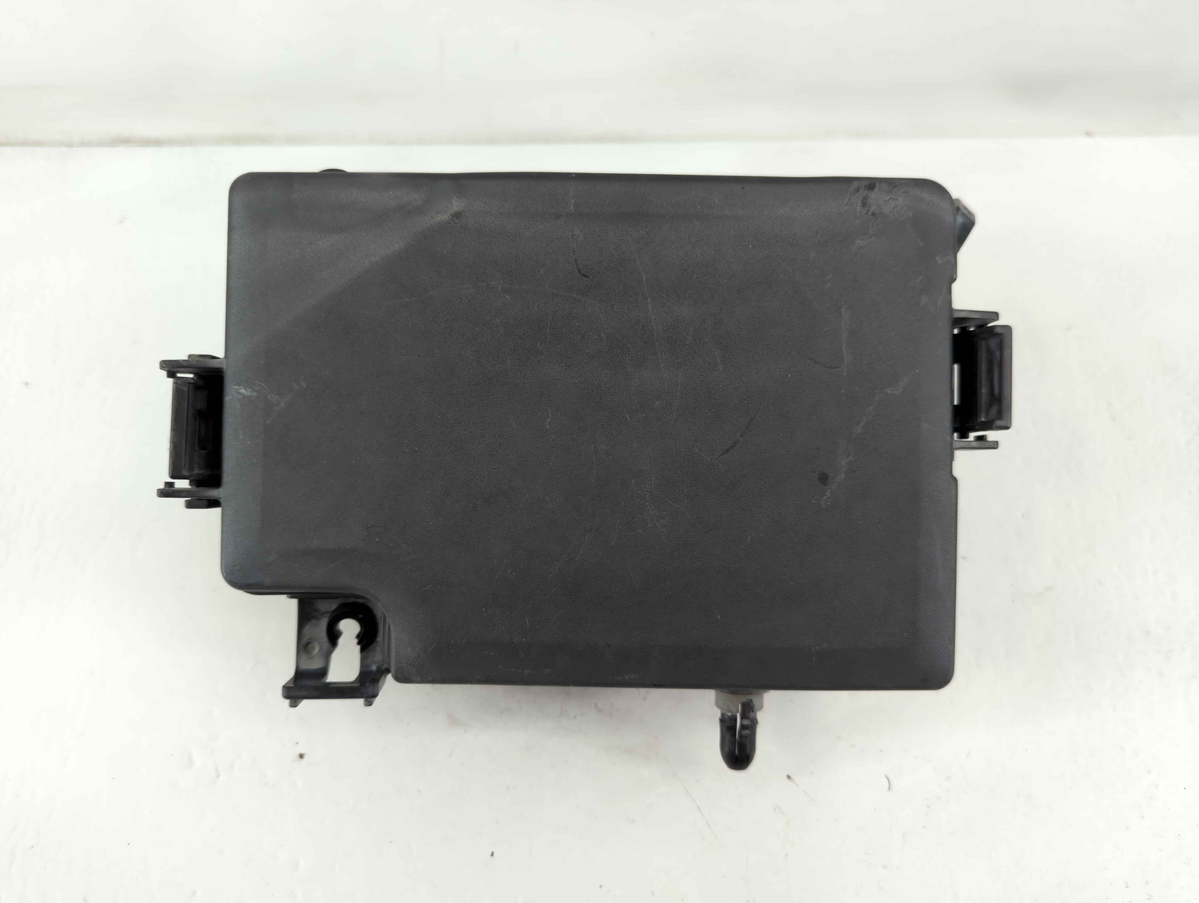 2017-2017 Hyundai Elantra Fusebox Fuse Box Relay Module 91956-f2020 773838 - Oemusedautoparts1.com
