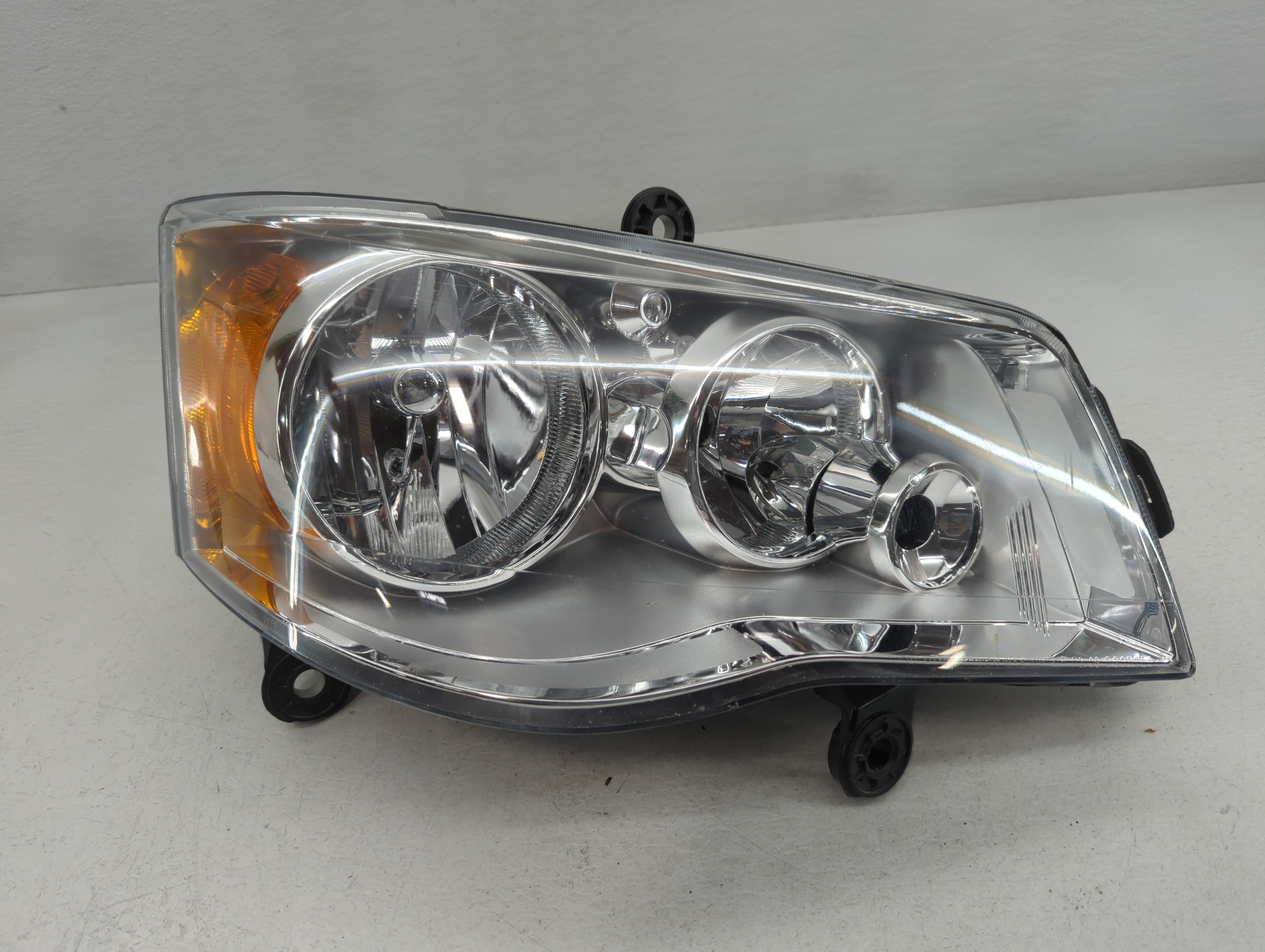 2008 Chrysler Town & Country Passenger Right Oem Head Light Headlight Lamp 773885 - Oemusedautoparts1.com