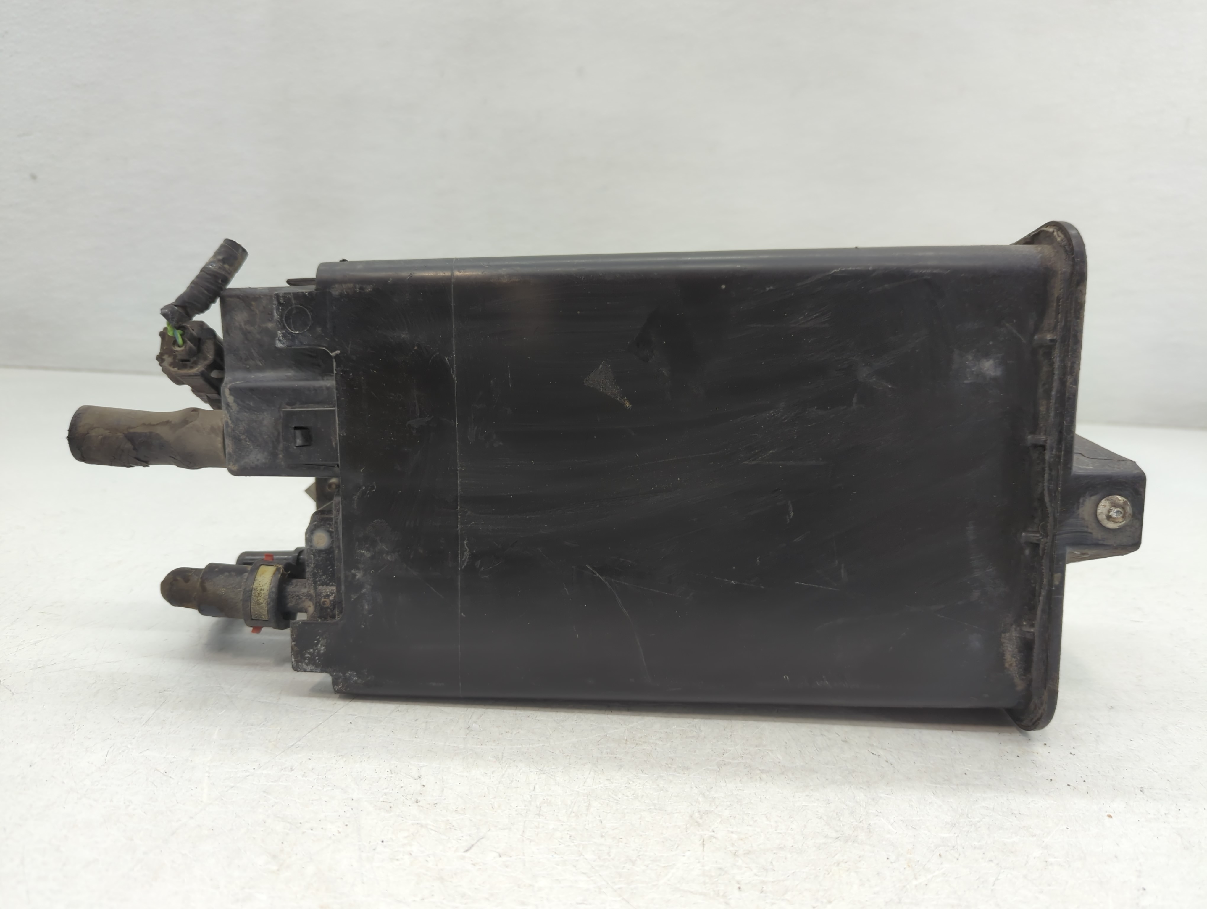 2014 Ford Taurus Fuel Vapor Charcoal Canister 773936 - Oemusedautoparts1.com