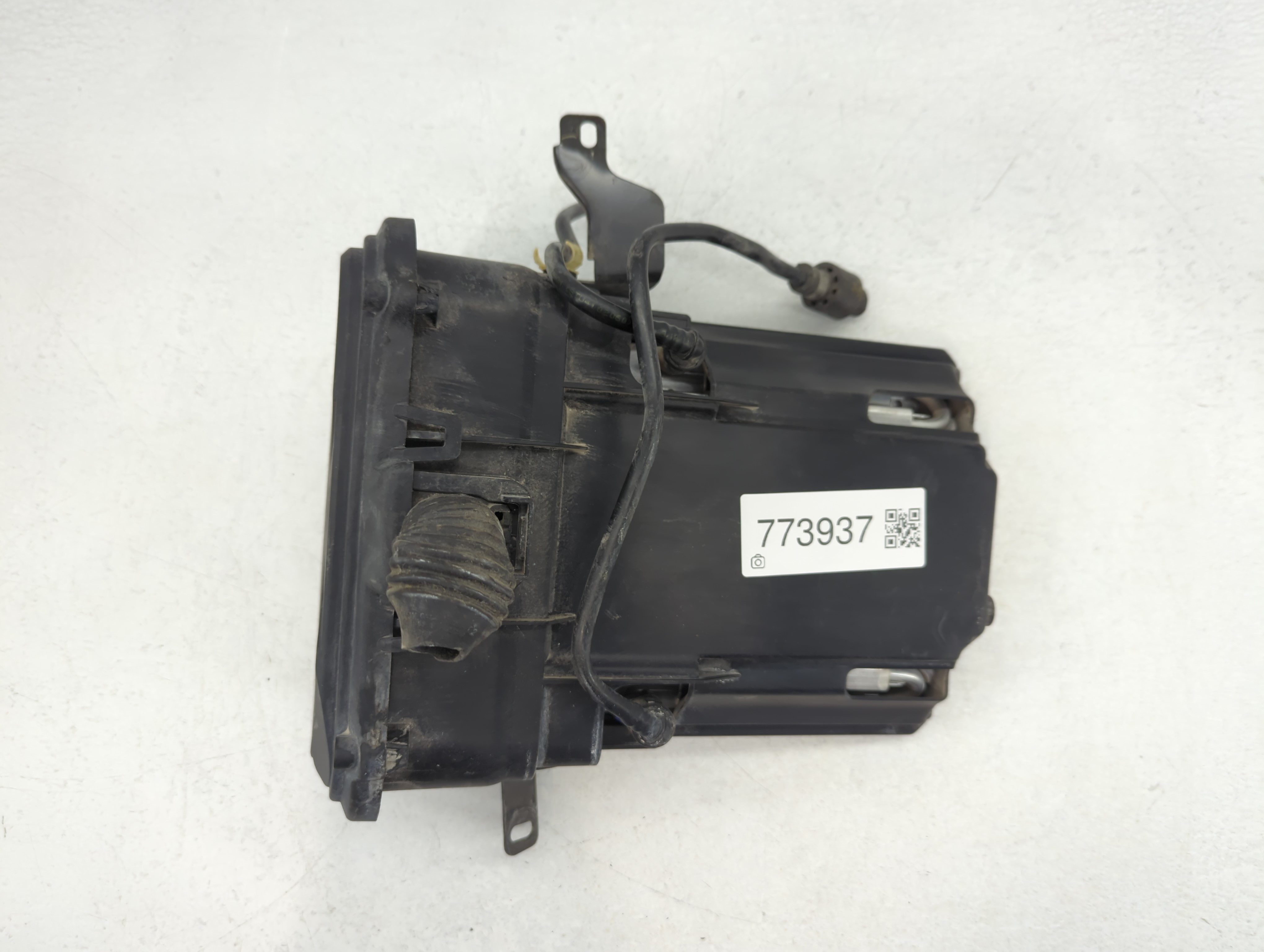 2013 Bmw 550i Fuel Vapor Charcoal Canister 773937 - Oemusedautoparts1.com