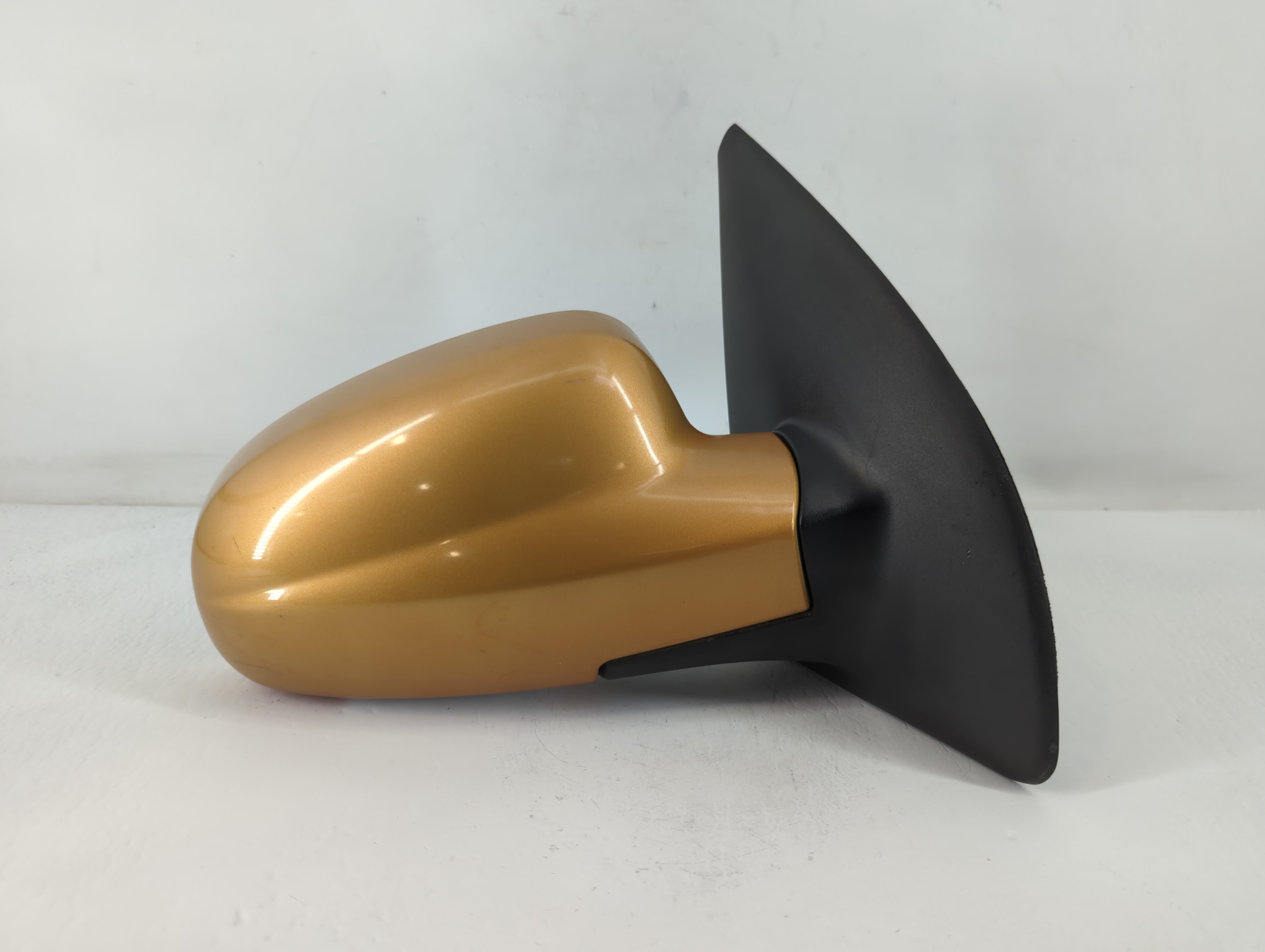 2004-2005 Chevrolet Aveo Passenger Right Side View Manual Door Mirror 773966 - Oemusedautoparts1.com