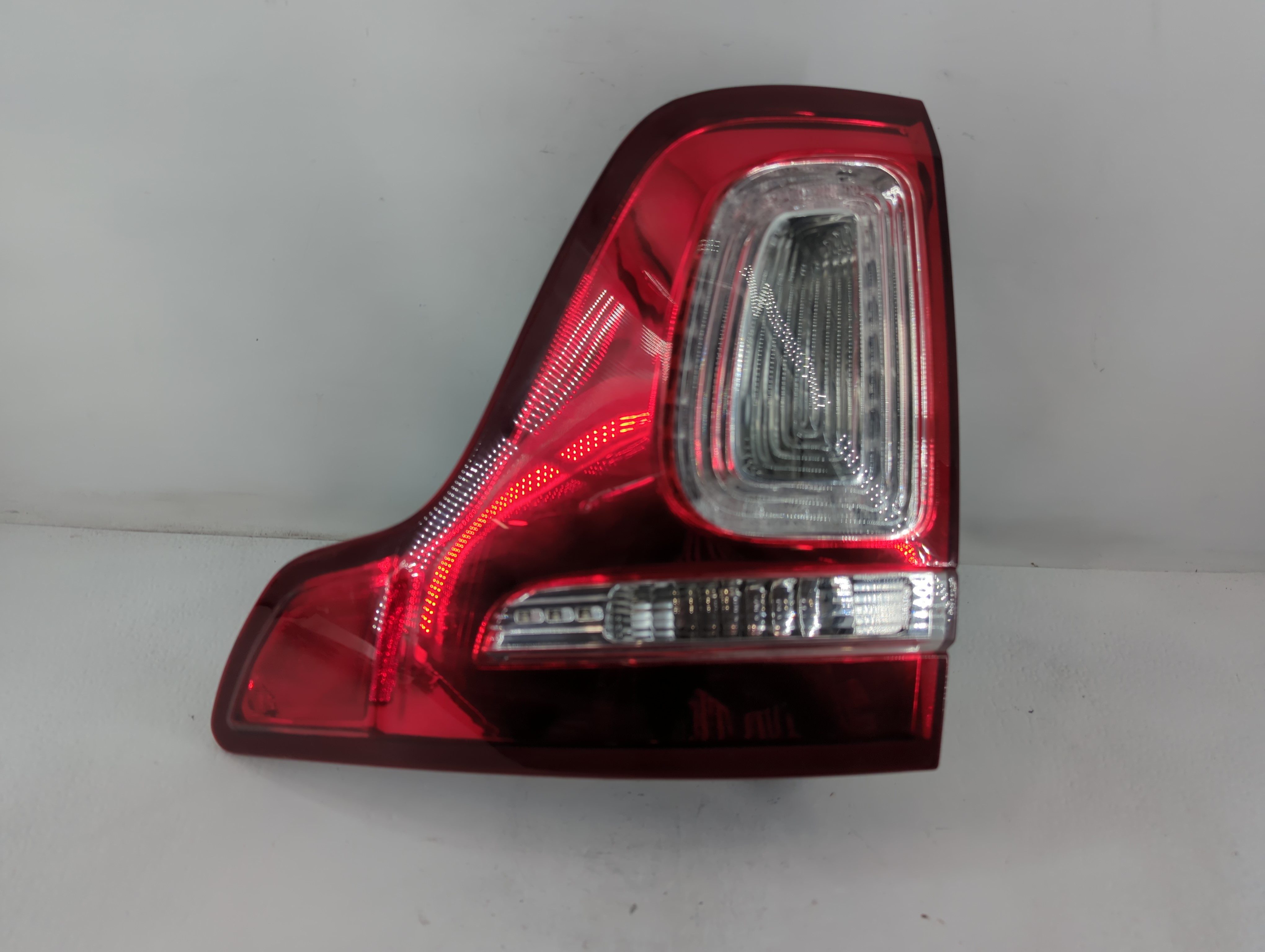2018 Ford Explorer Driver Left Side Tail Light Taillight Oem 774014 - Oemusedautoparts1.com