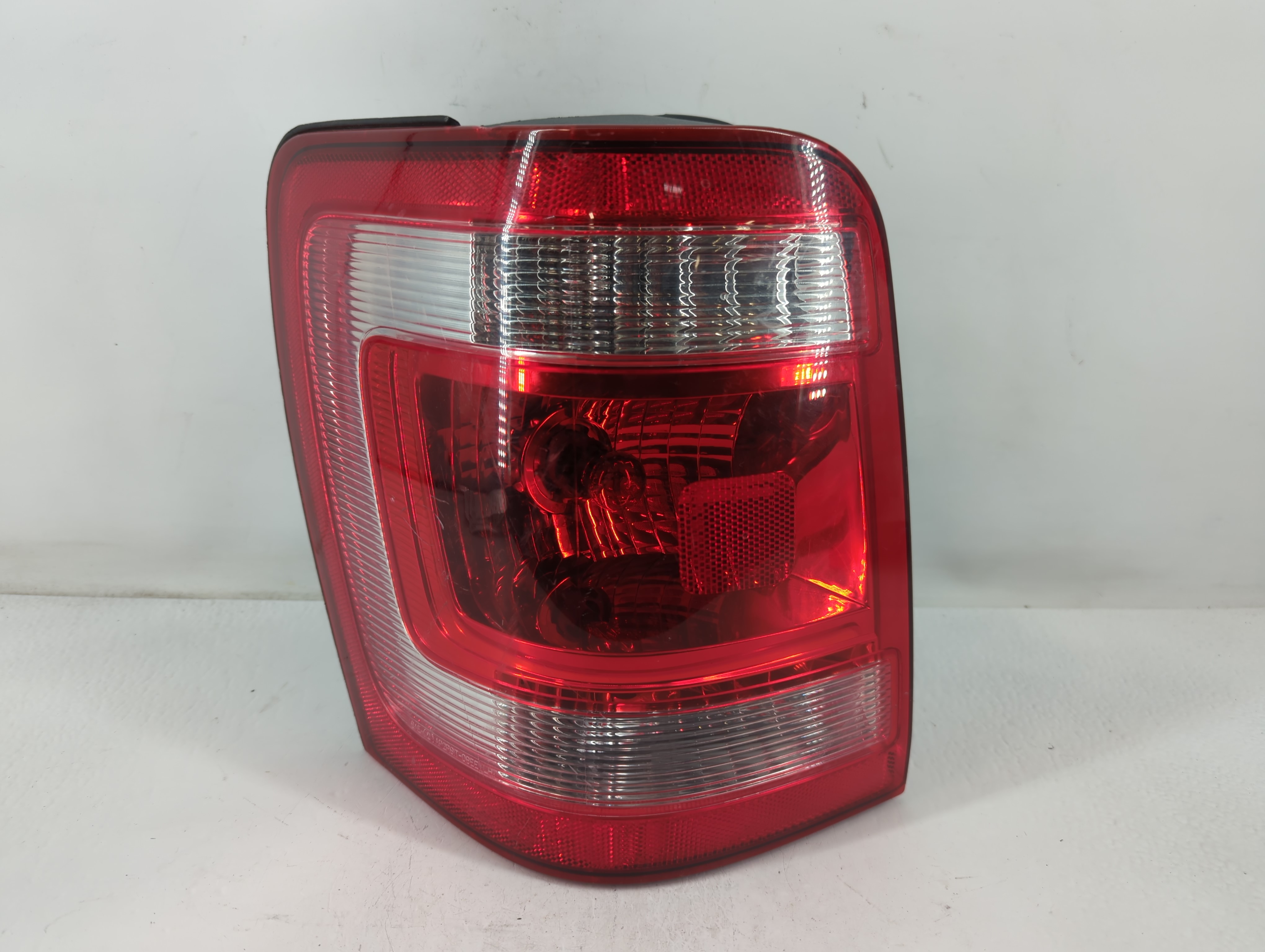 2008-2012 Ford Escape Driver Left Side Tail Light Taillight Oem 774021 - Oemusedautoparts1.com