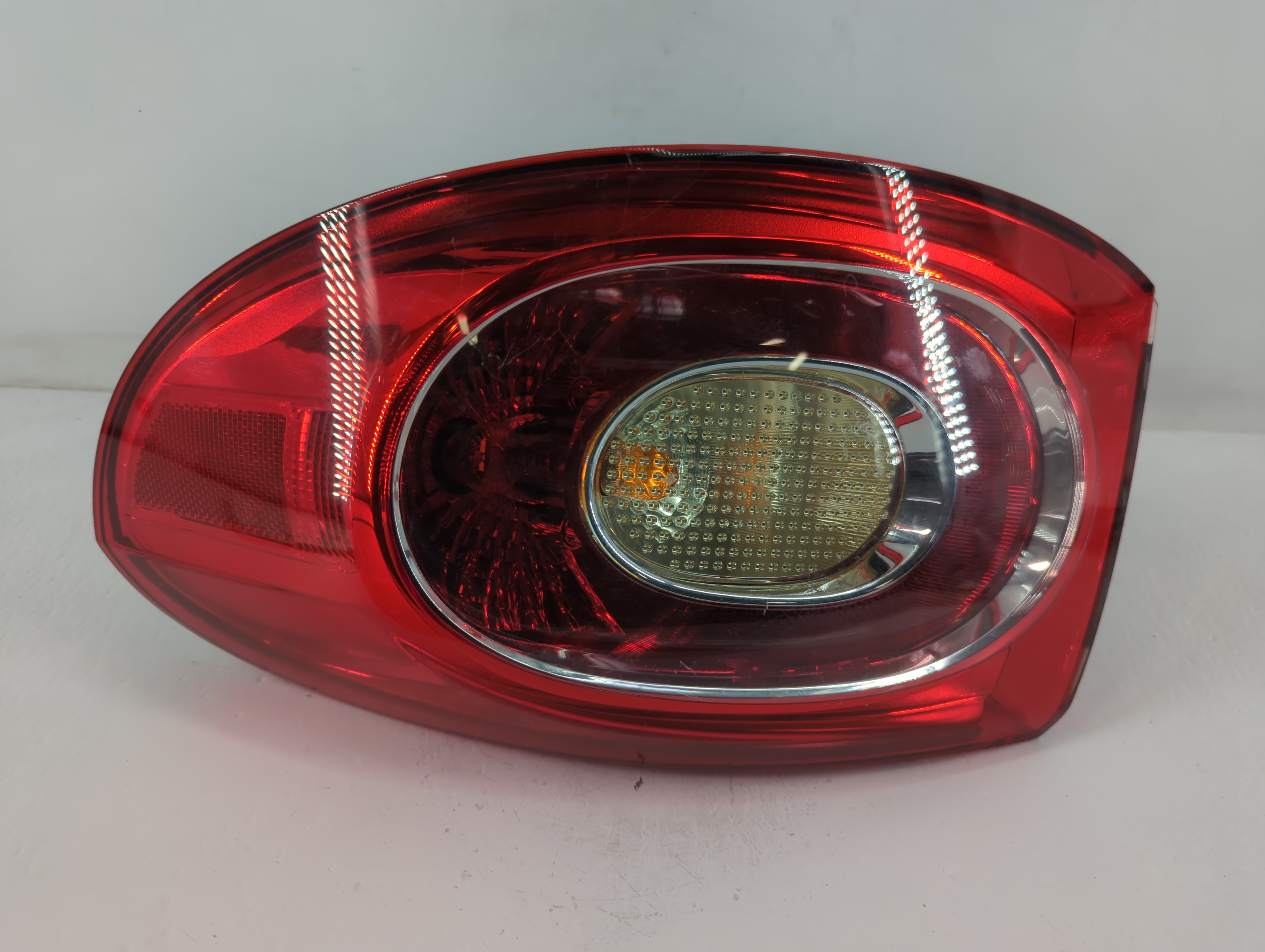 2009-2011 Volkswagen Tiguan Driver Left Side Tail Light Taillight Oem 774074 - Oemusedautoparts1.com