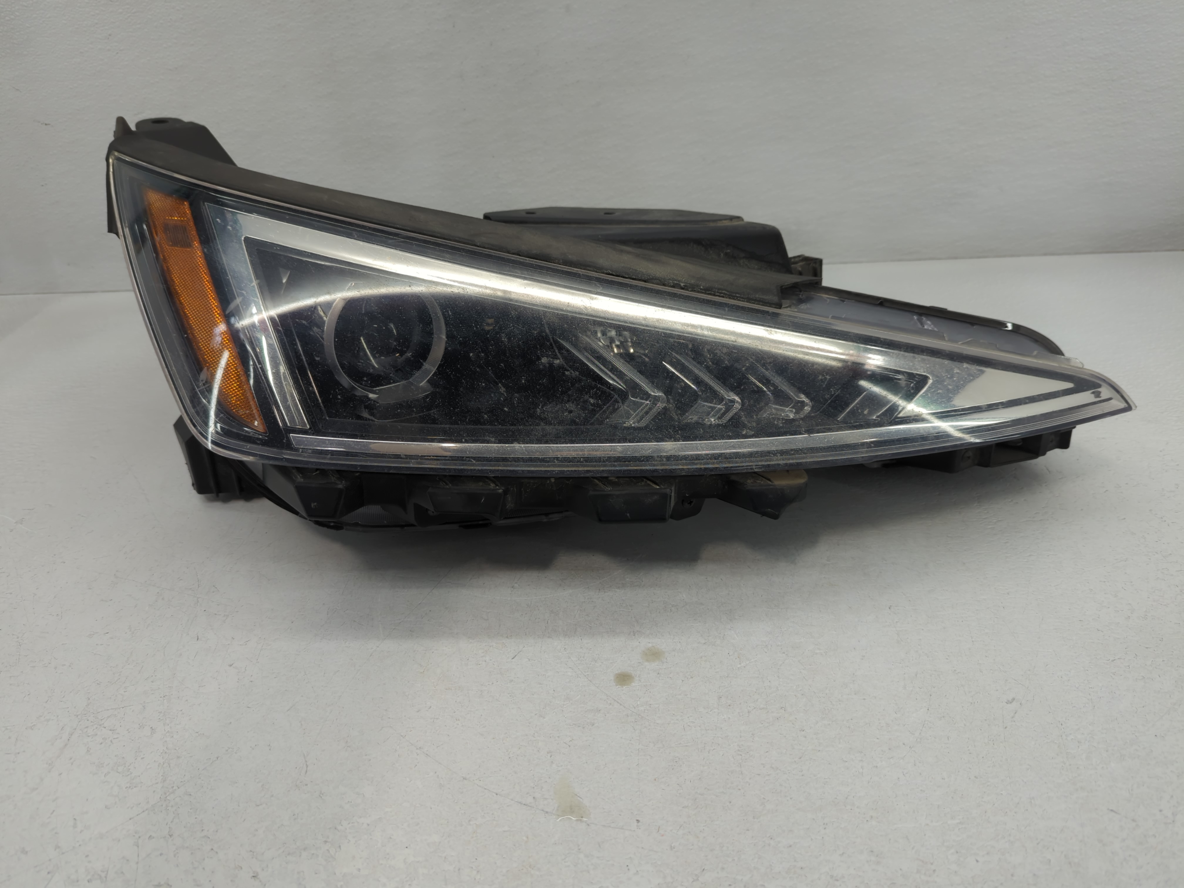 Hyundai Elantra Passenger Right Oem Head Light Headlight Lamp 774106 - Oemusedautoparts1.com