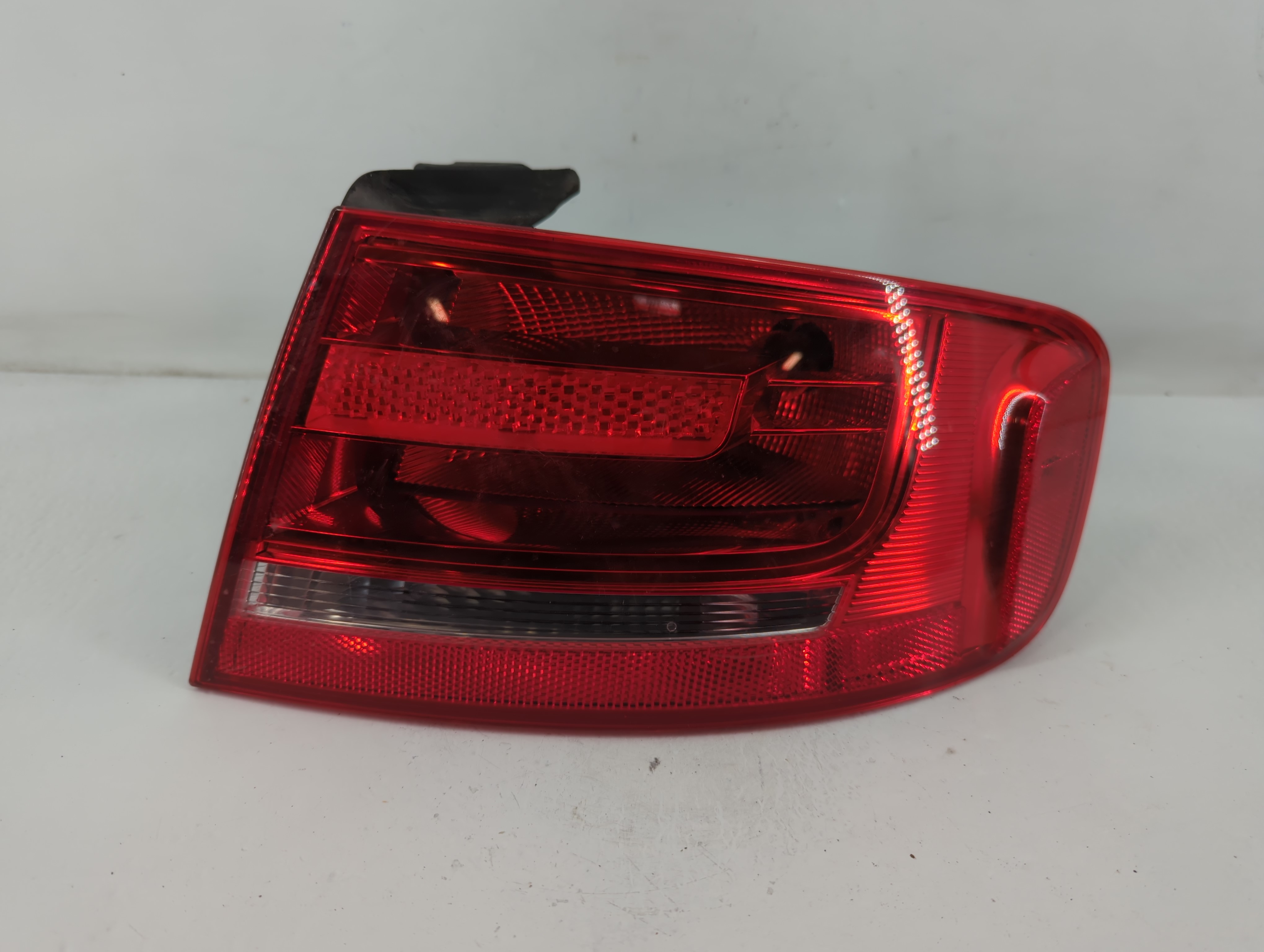 Picture of 2010-2012 Audi A4 Driver Left Side Tail Light Taillight Oem 774149