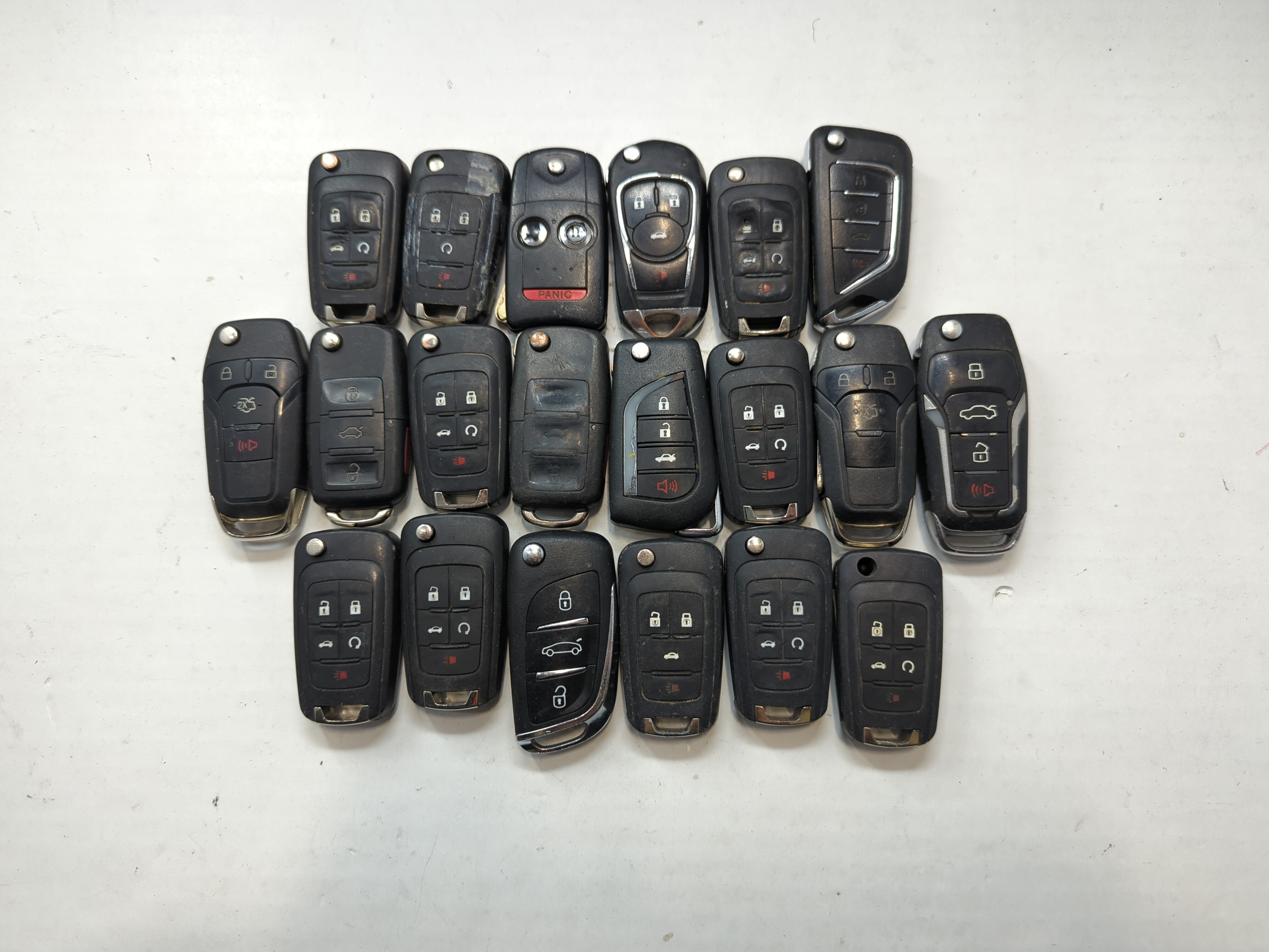 Lot of 20 Aftermarket Keyless Entry Remote Fob MIXED FCC IDS MIXED PART 774218 - Oemusedautoparts1.com