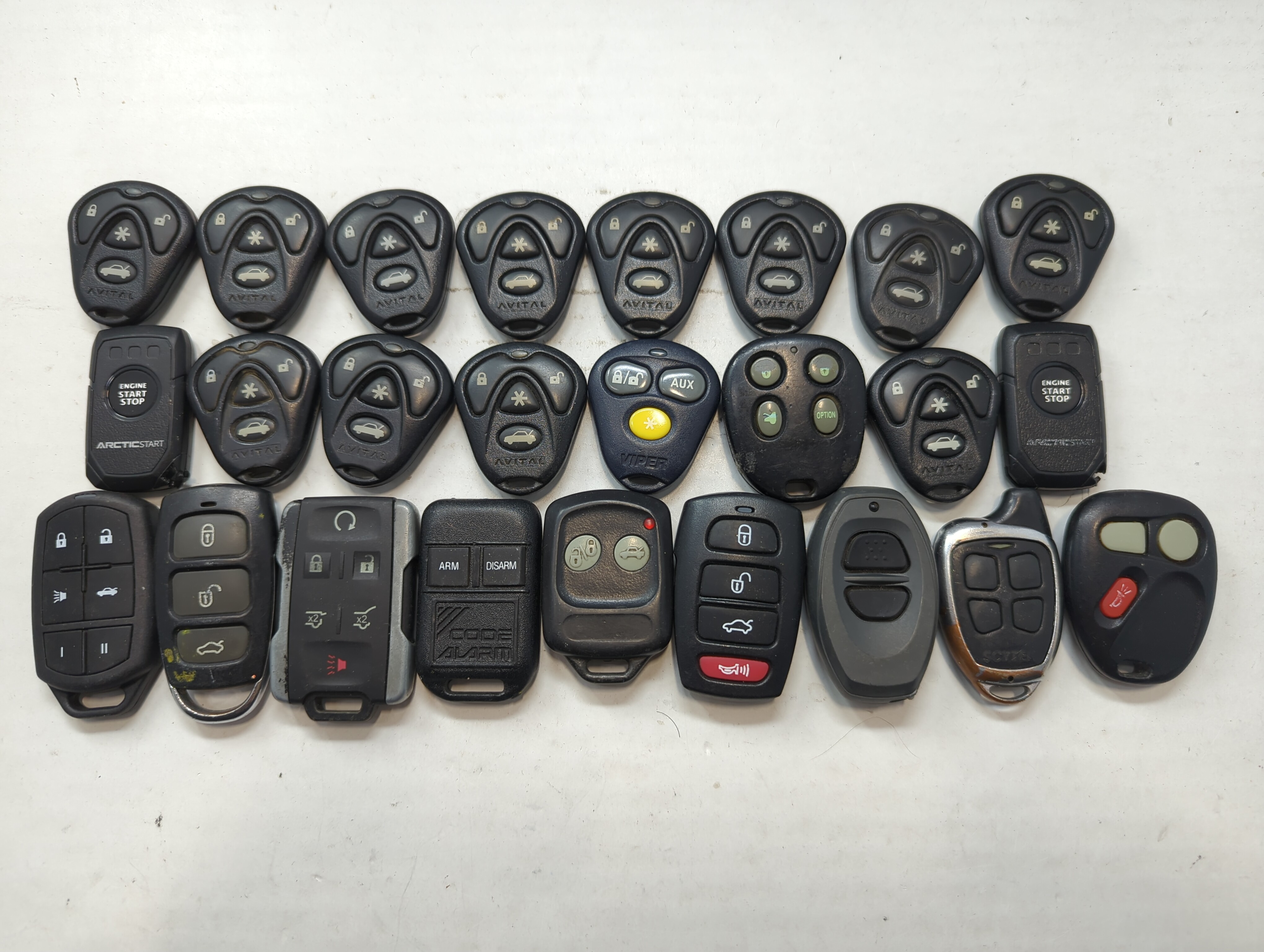 Lot of 25 Aftermarket Keyless Entry Remote Fob MIXED FCC IDS MIXED PART 774219 - Oemusedautoparts1.com
