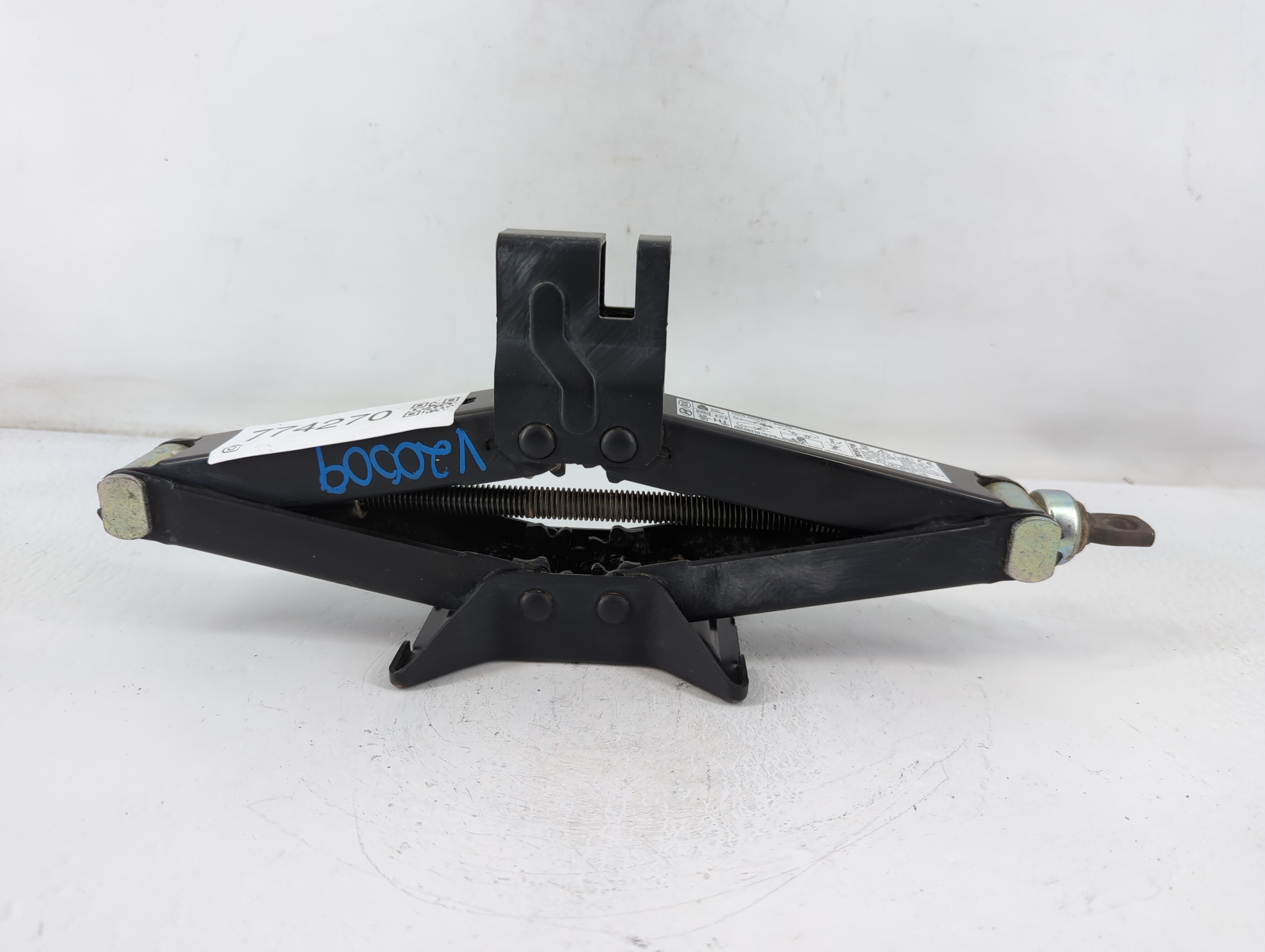 Picture of 2021 Kia Seltos Spare Scissor Car Jack 774270
