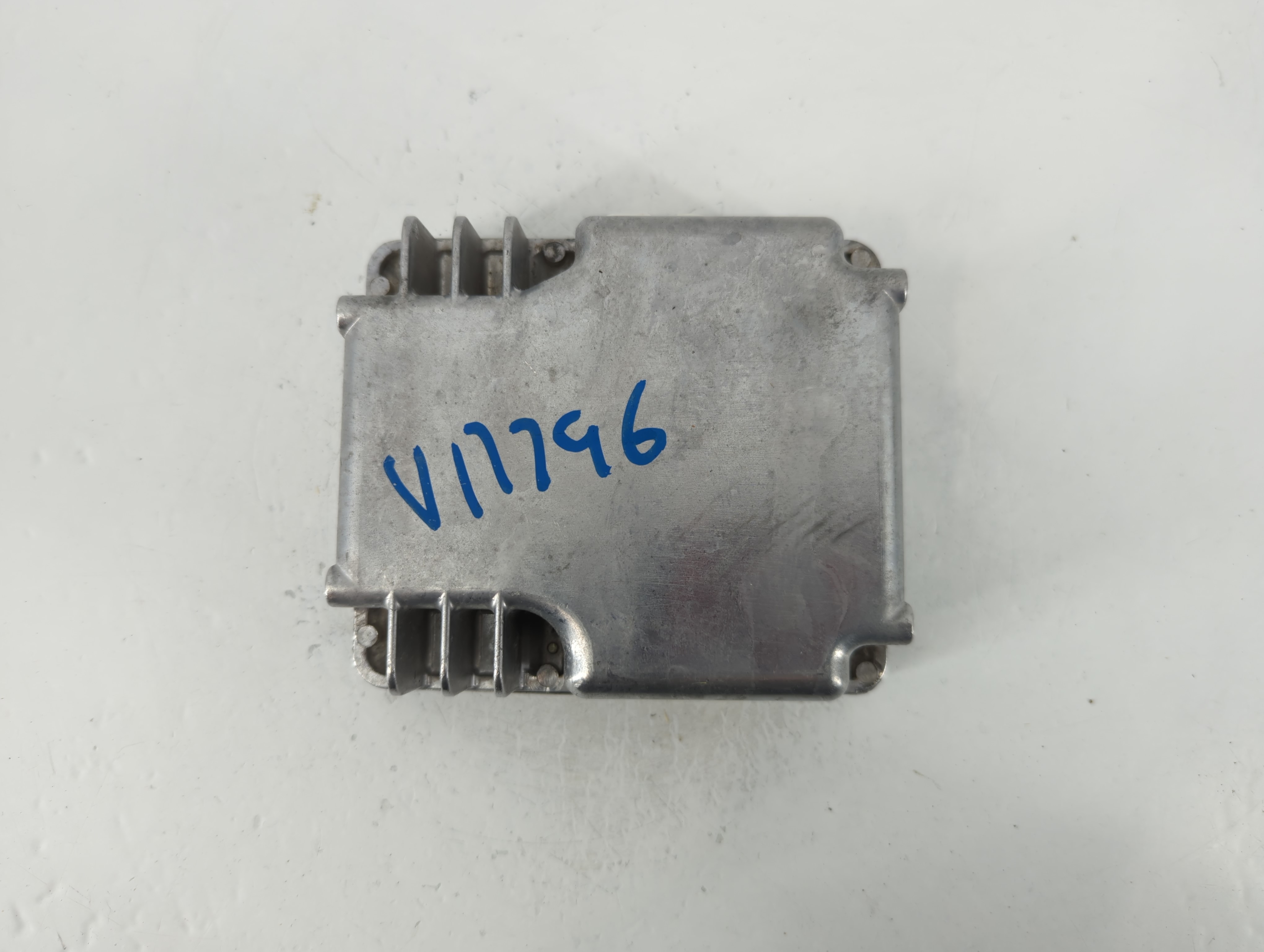 2009-2010 Toyota Matrix Chassis Control Module Ccm Bcm Body Control 774297 - Oemusedautoparts1.com