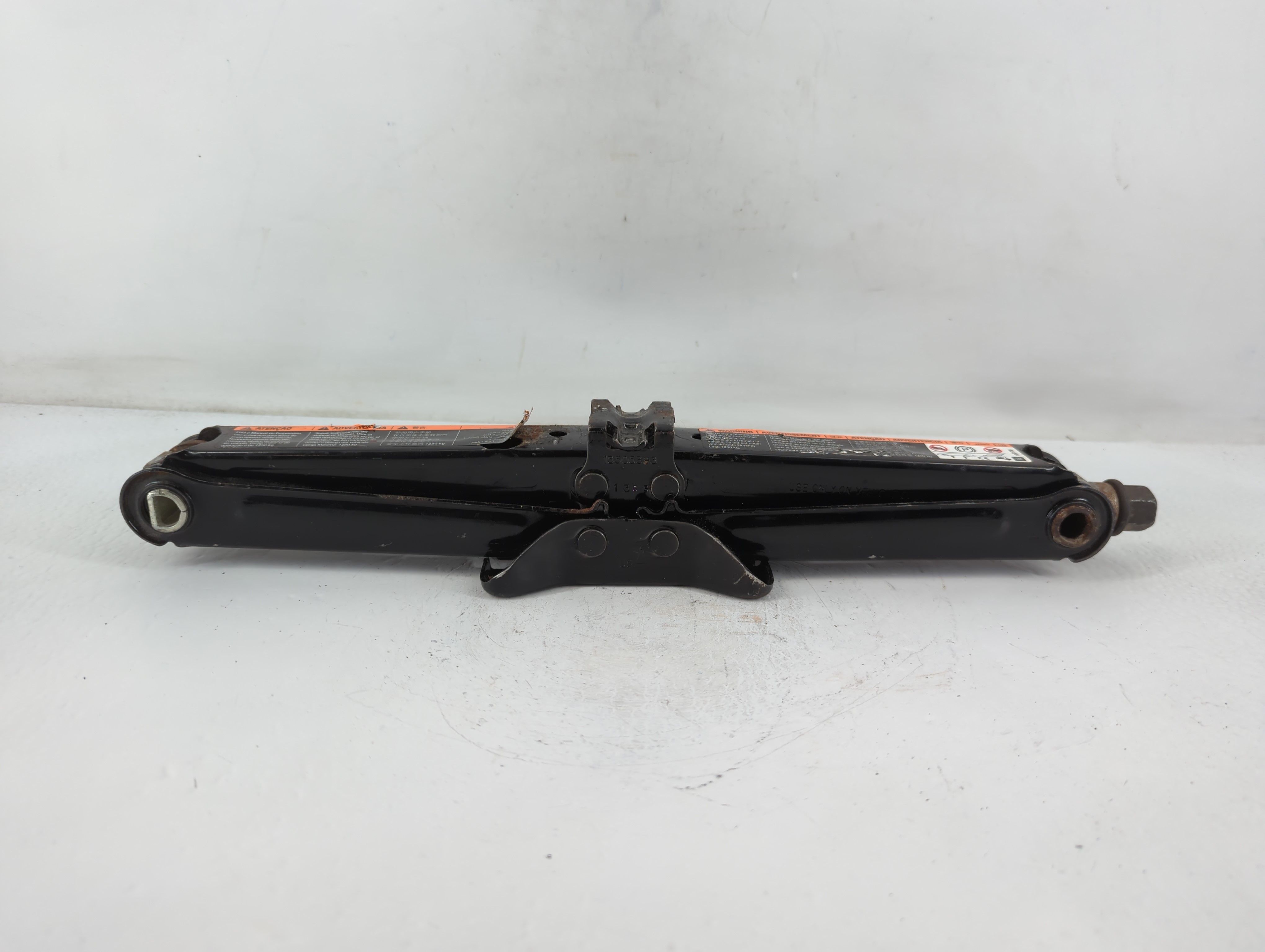 2014 Chevrolet Cruze Spare Scissor Car Jack 774330 - Oemusedautoparts1.com