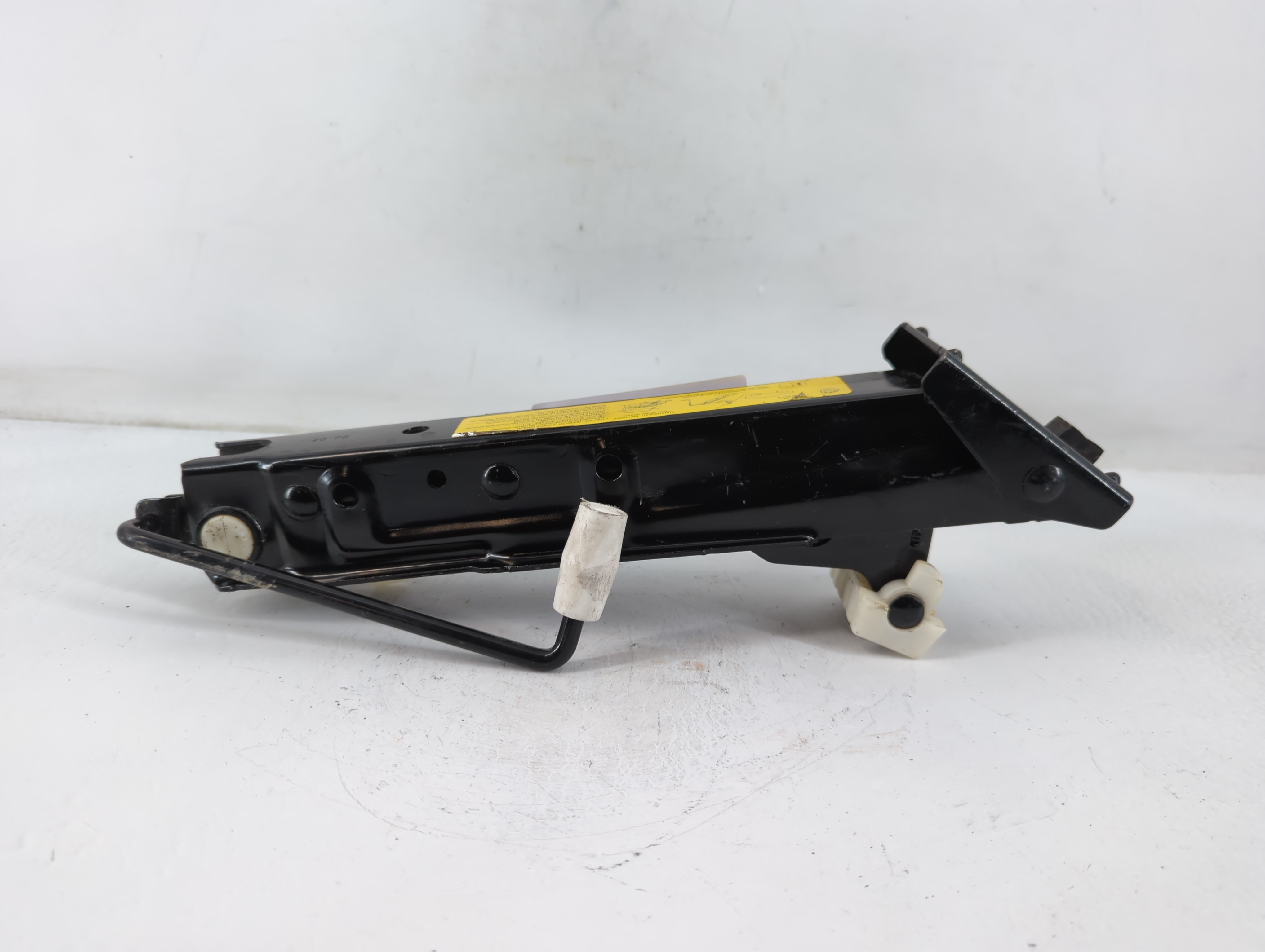 2010 Bmw 535i Spare Scissor Car Jack 774331 - Oemusedautoparts1.com