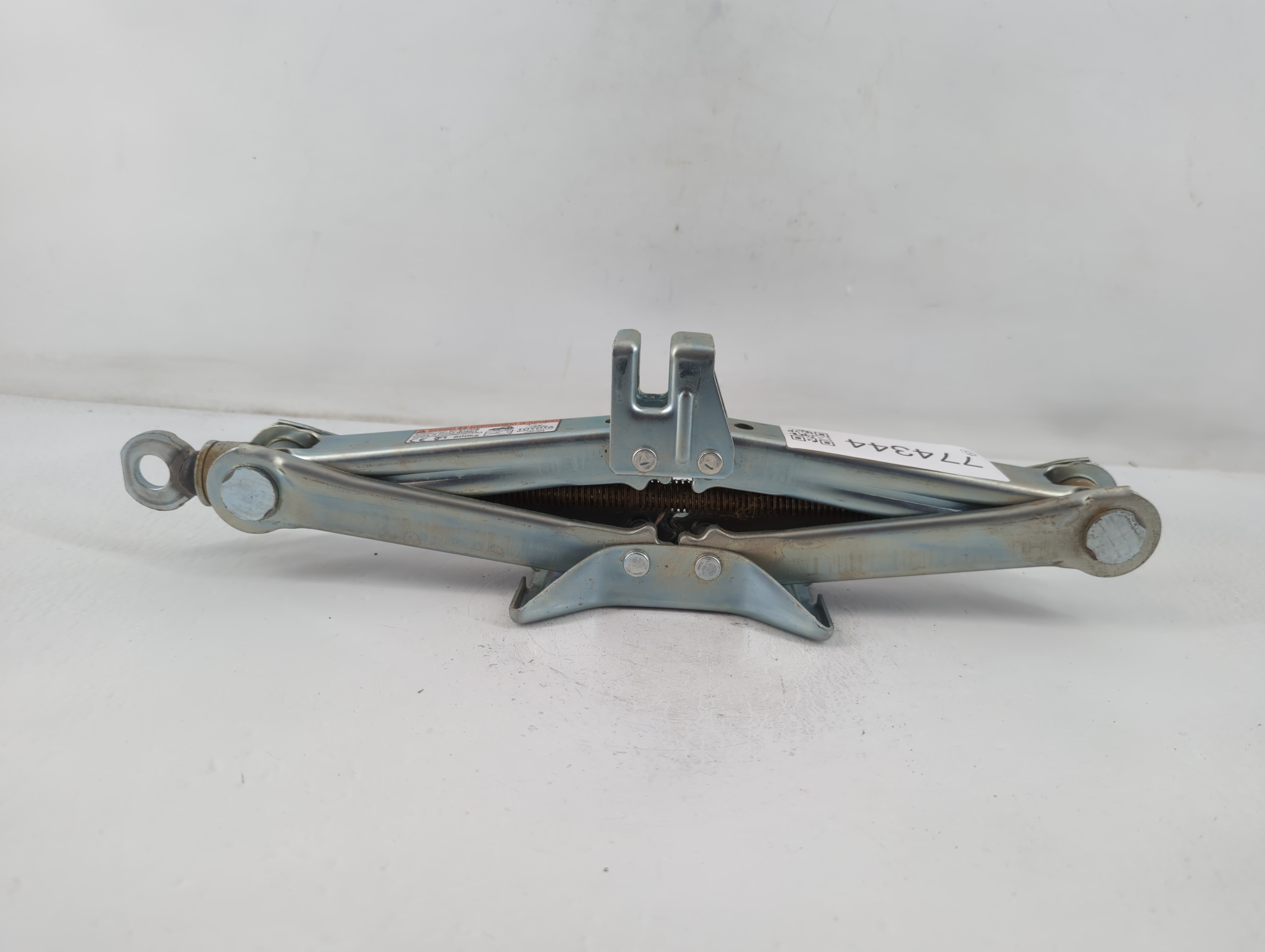 2014 Toyota Prius C Spare Scissor Car Jack 774344 - Oemusedautoparts1.com