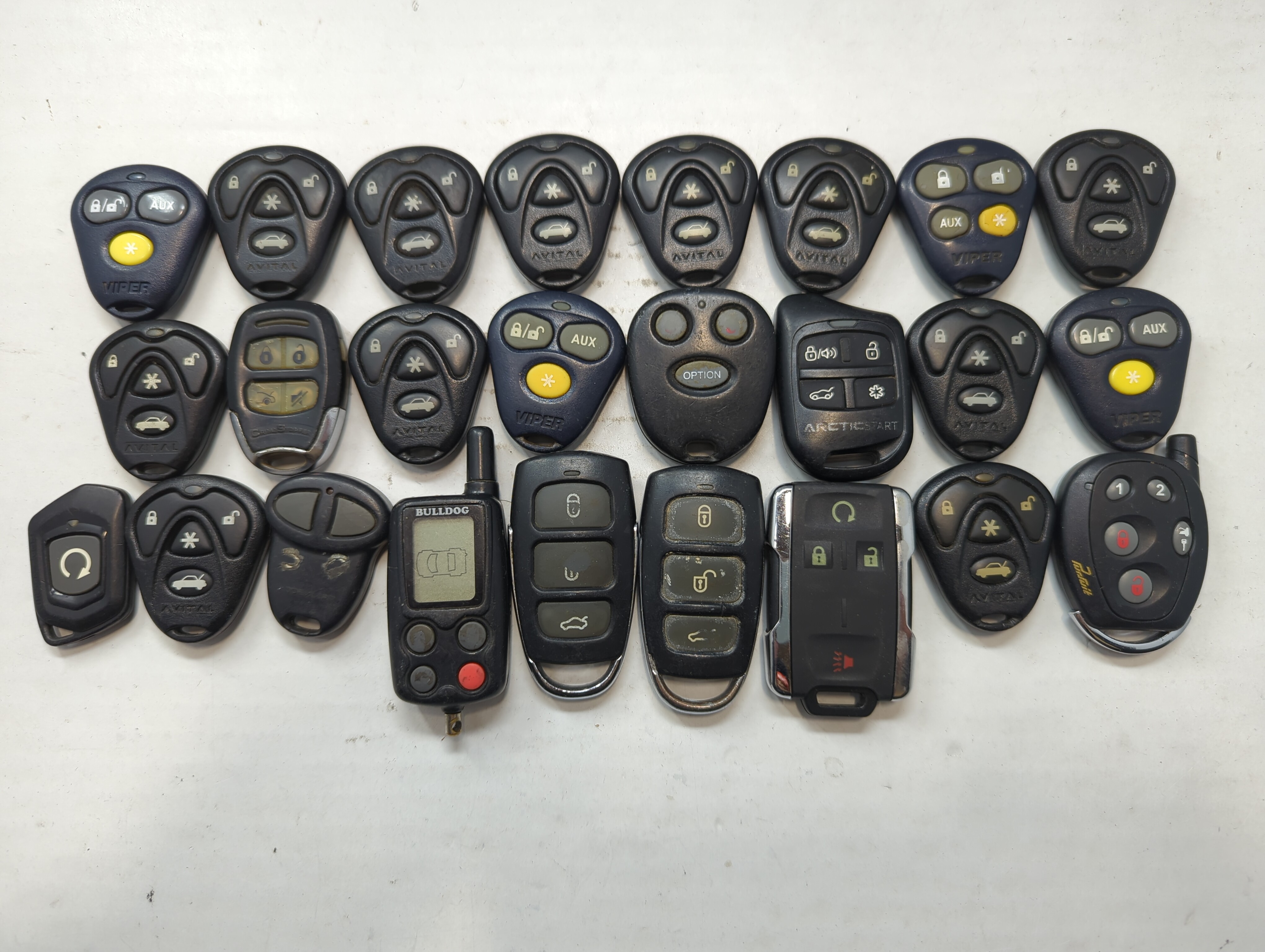 Lot of 25 Aftermarket Keyless Entry Remote Fob MIXED FCC IDS MIXED PART 774349 - Oemusedautoparts1.com