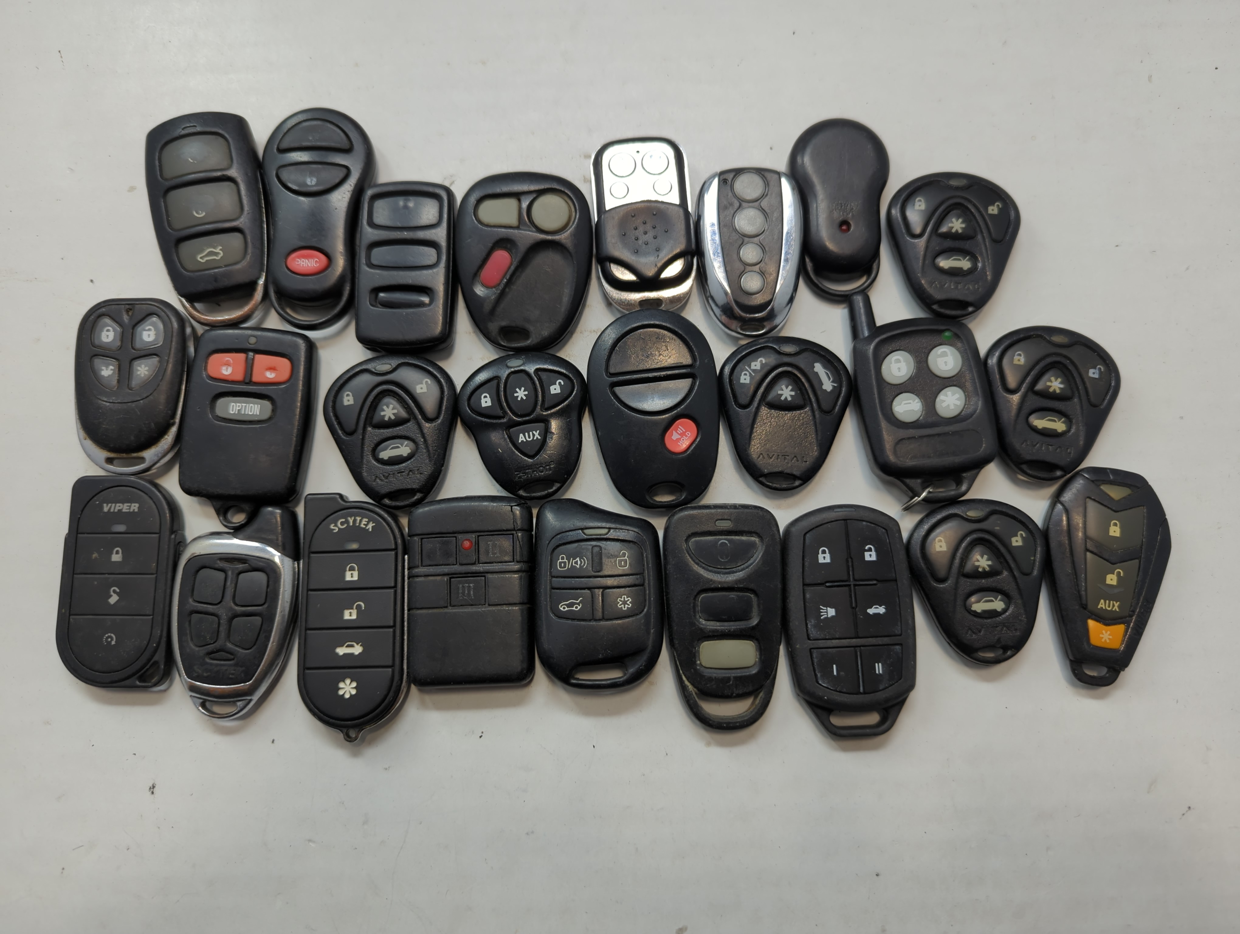 Lot of 25 Aftermarket Keyless Entry Remote Fob MIXED FCC IDS MIXED PART 774355 - Oemusedautoparts1.com
