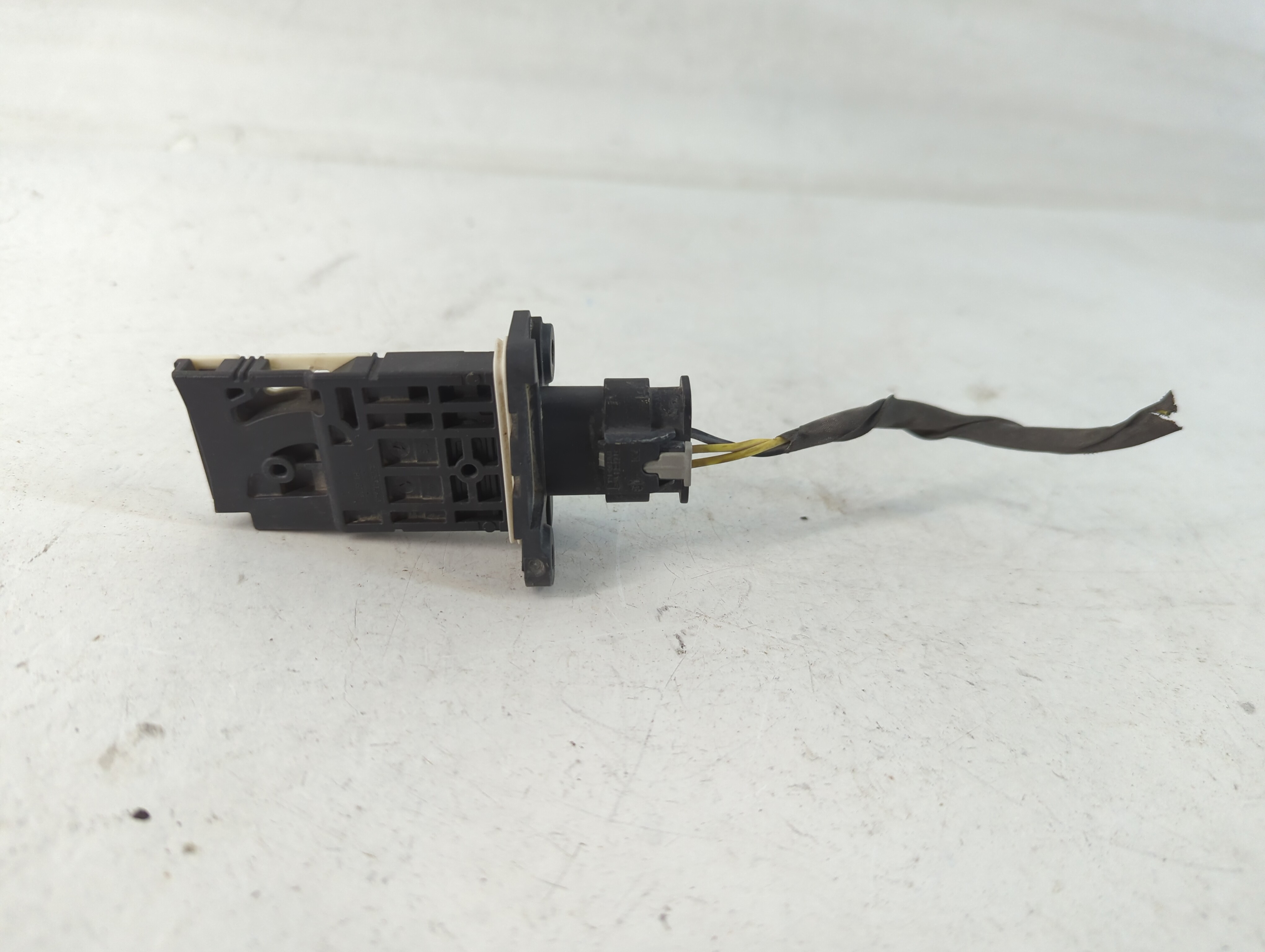 2015-2017 Chrysler 200 Mass Air Flow Meter Maf 774364 - Oemusedautoparts1.com
