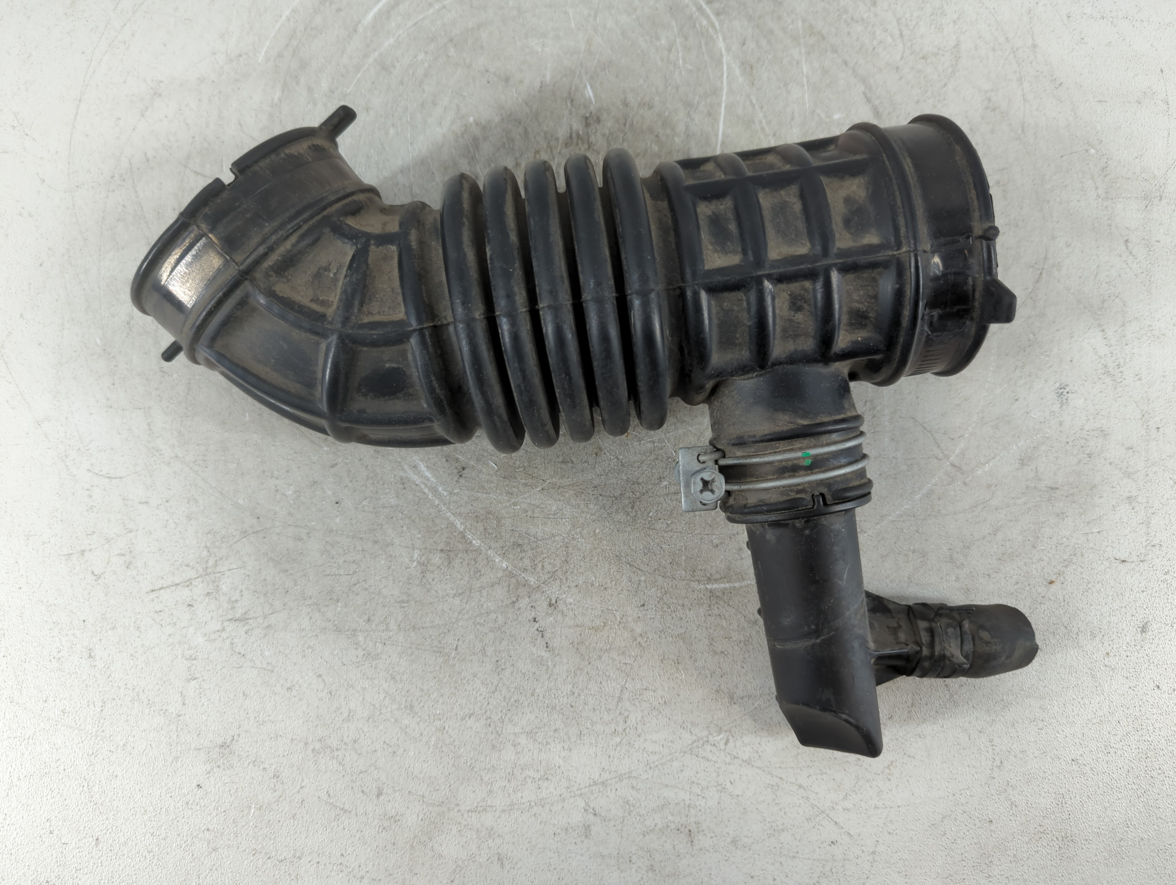 2014 Nissan Sentra Air Cleaner Intake Duct Hose Tube 774393 - Oemusedautoparts1.com