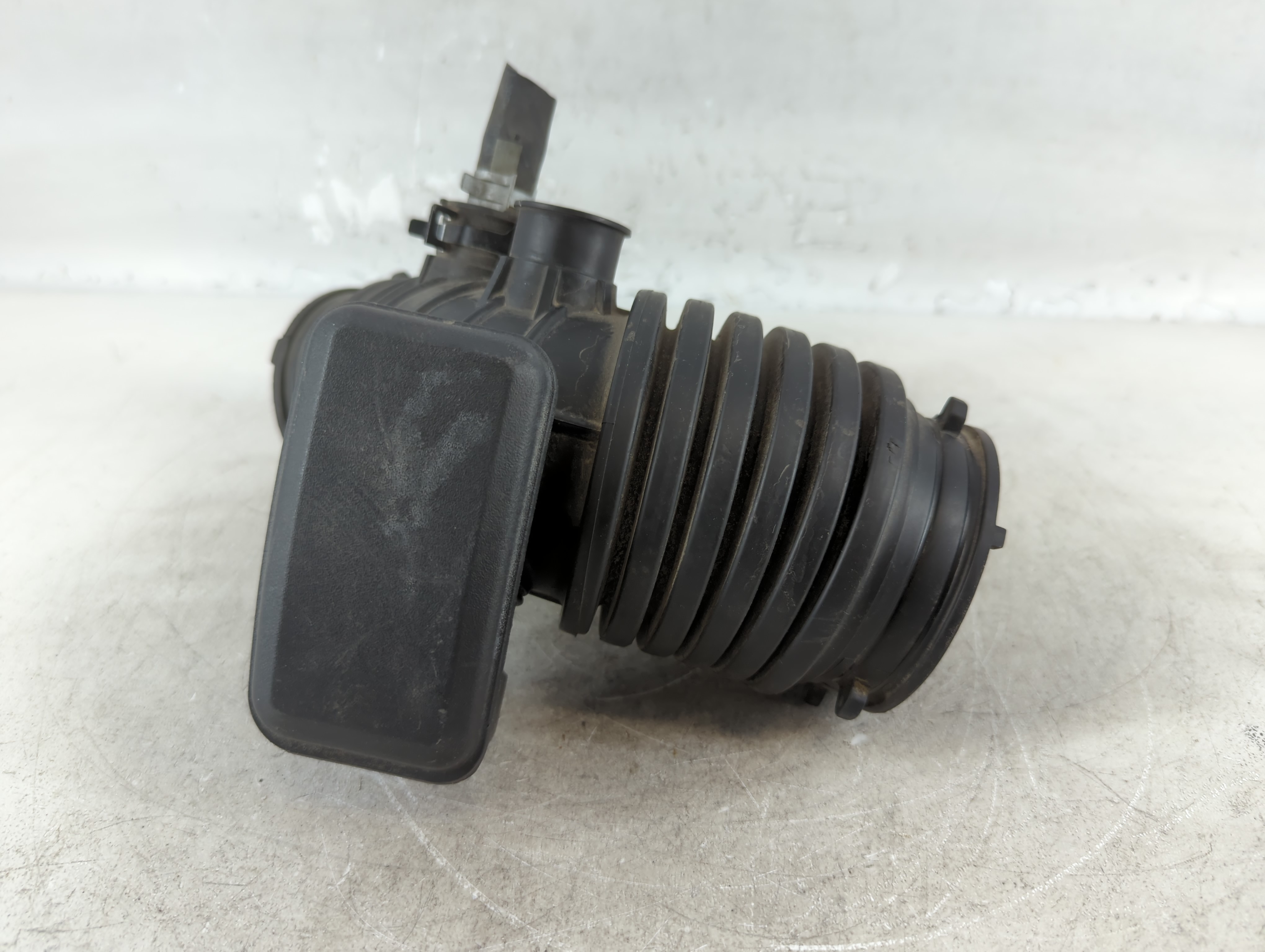 2022 Kia Soul Air Cleaner Intake Duct Hose Tube 774400 - Oemusedautoparts1.com