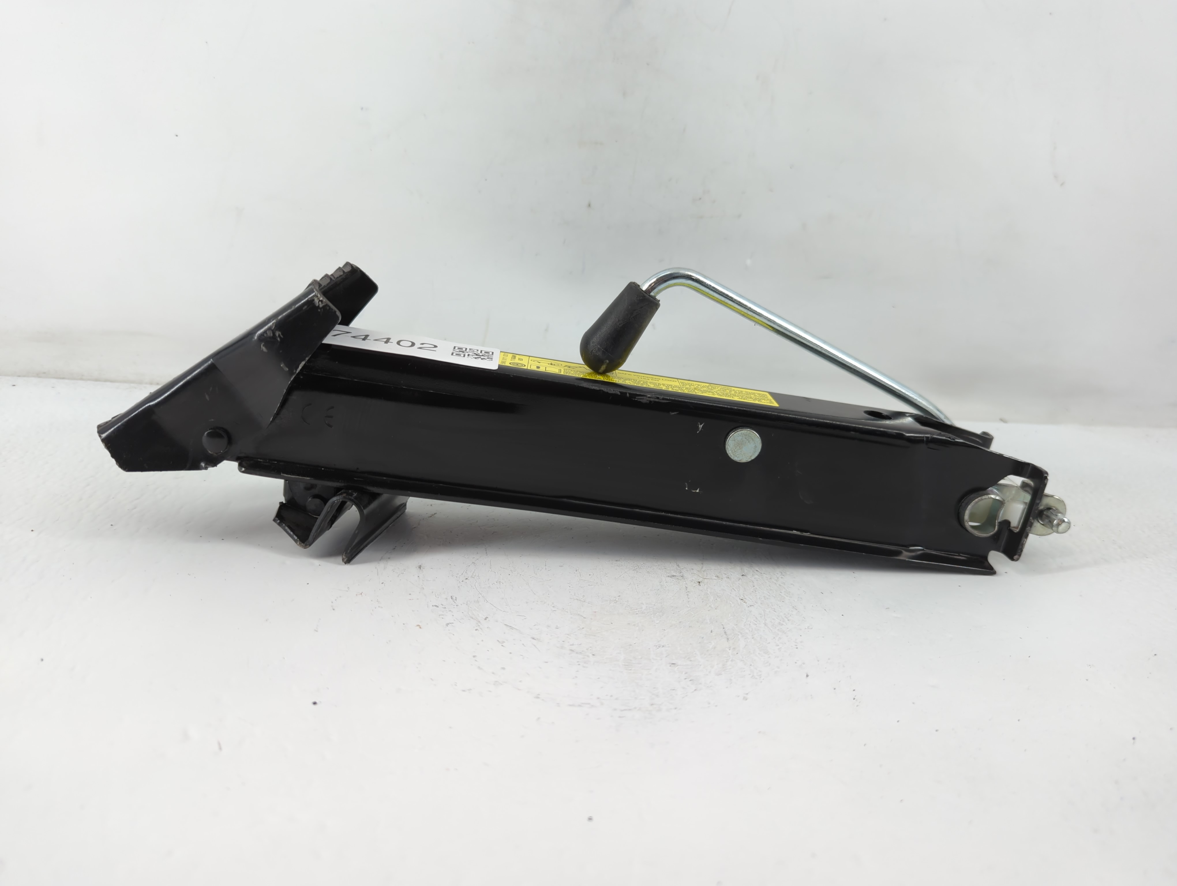 Picture of 2010 Volkswagen Tiguan Spare Scissor Car Jack 774402