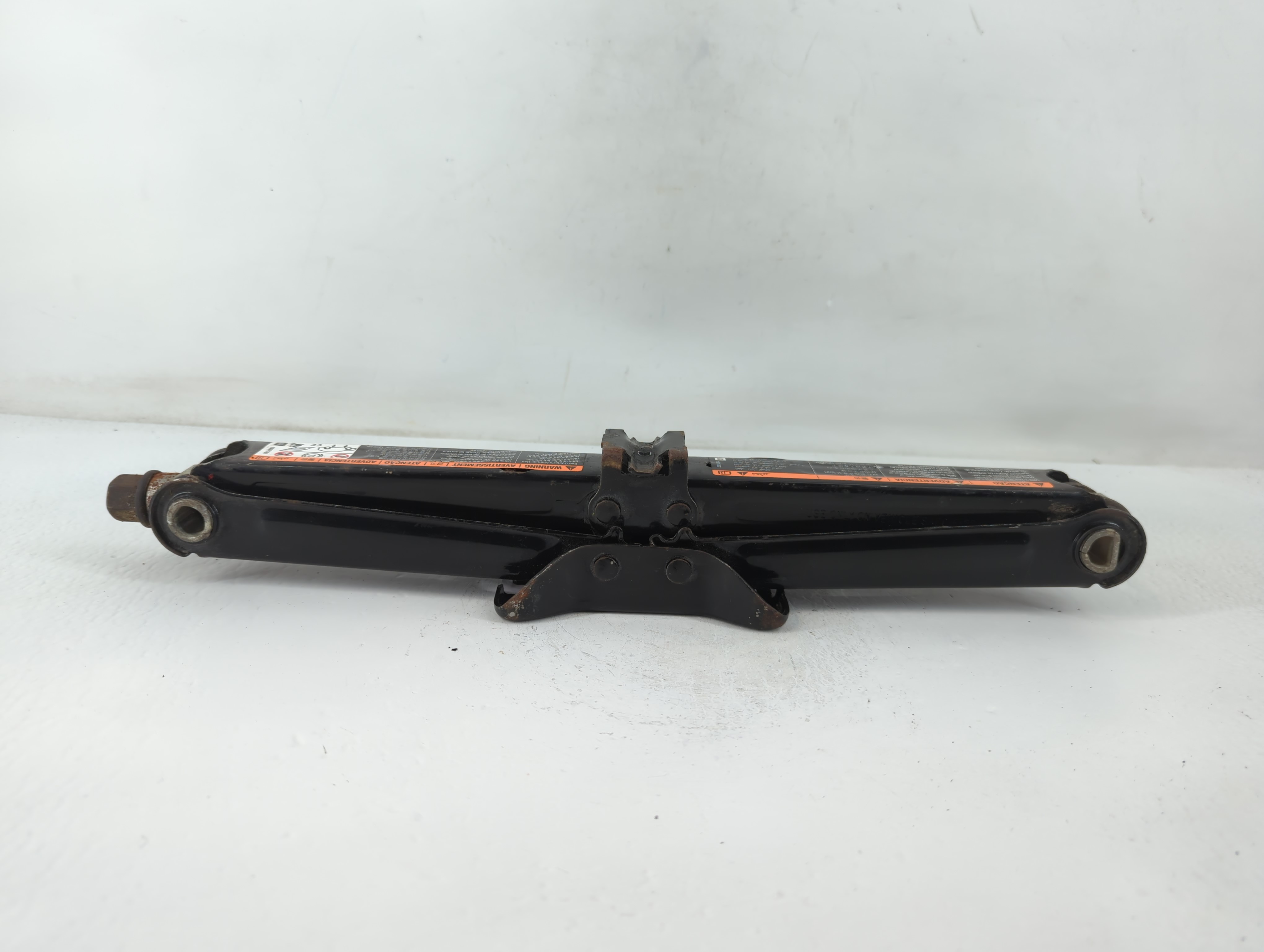 2014 Buick Verano Spare Scissor Car Jack 774403 - Oemusedautoparts1.com