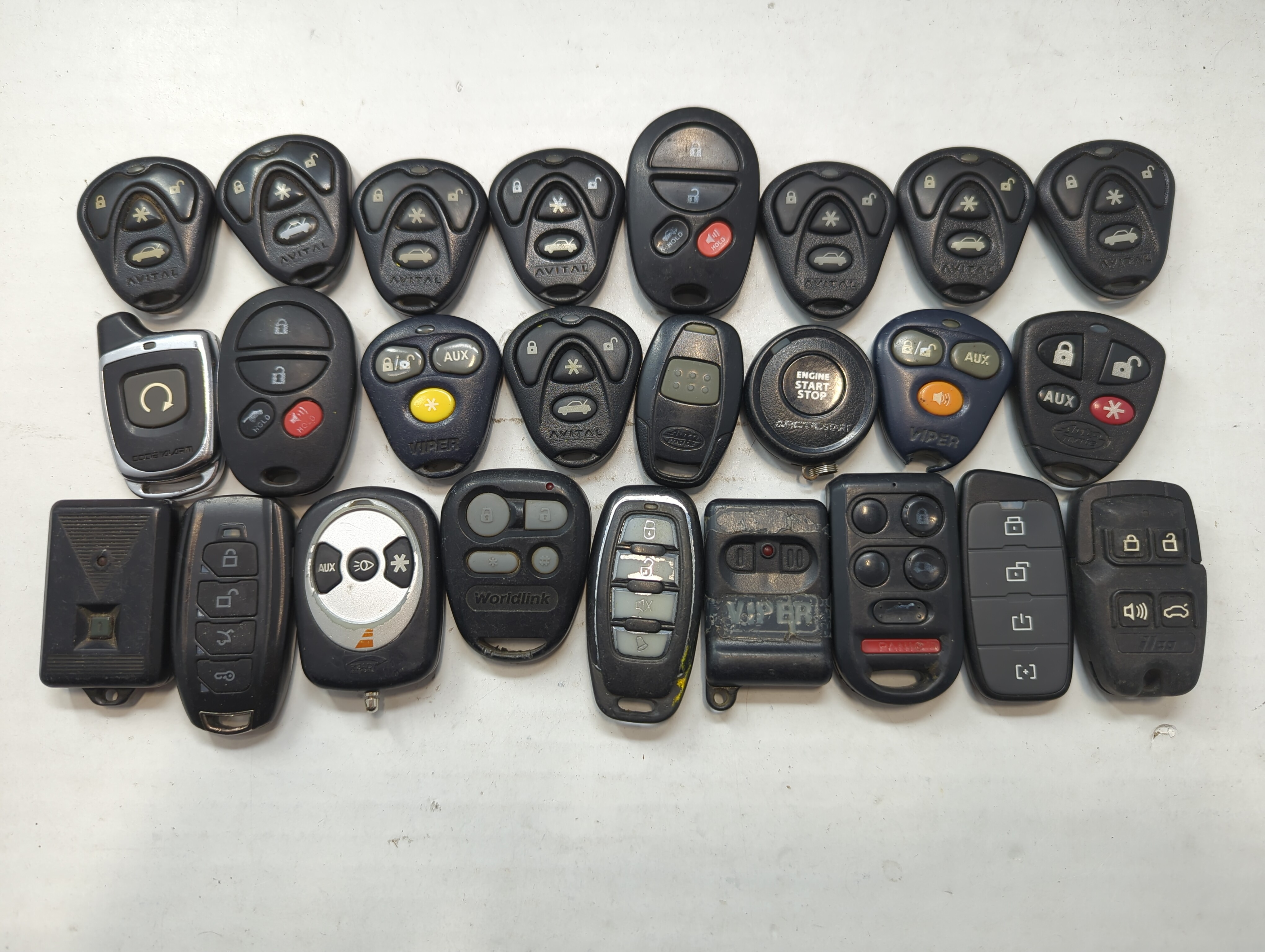 Lot of 25 Aftermarket Keyless Entry Remote Fob MIXED FCC IDS MIXED PART 774413 - Oemusedautoparts1.com