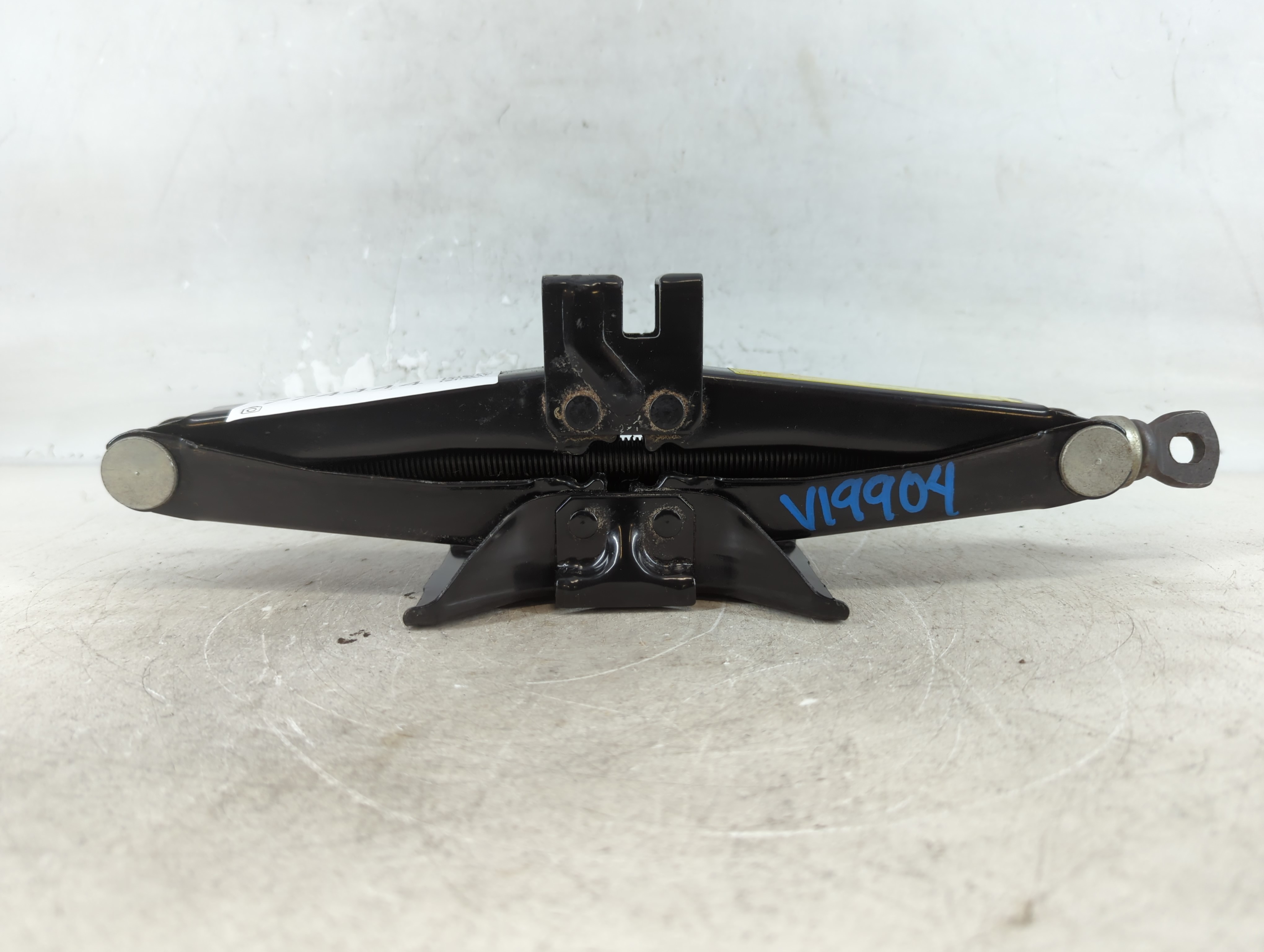 Picture of 2011 Mazda 3 Spare Scissor Car Jack 774444