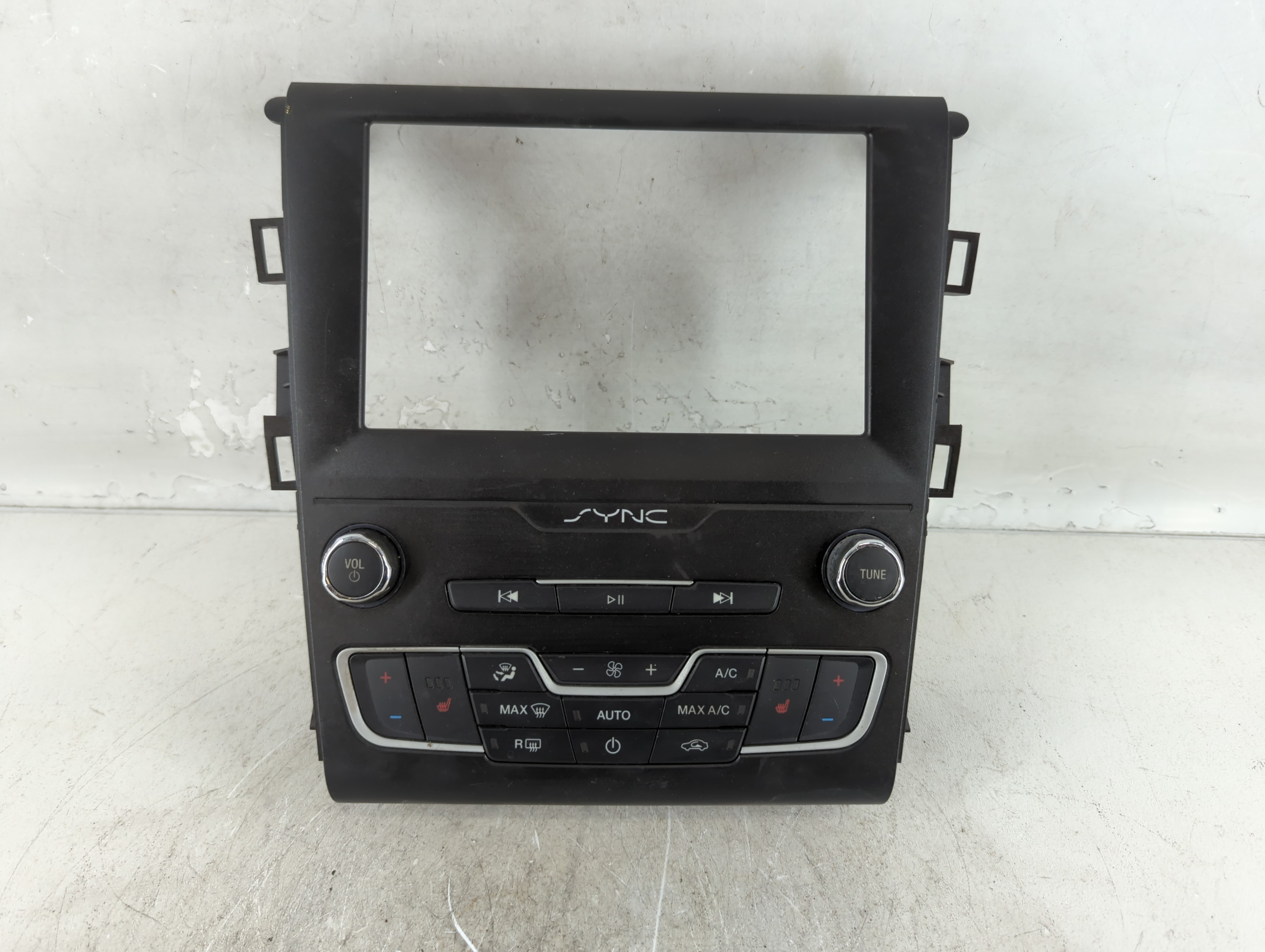 2019-2020 Ford Fusion Am Fm Cd Player Radio Receiver 774454 - Oemusedautoparts1.com