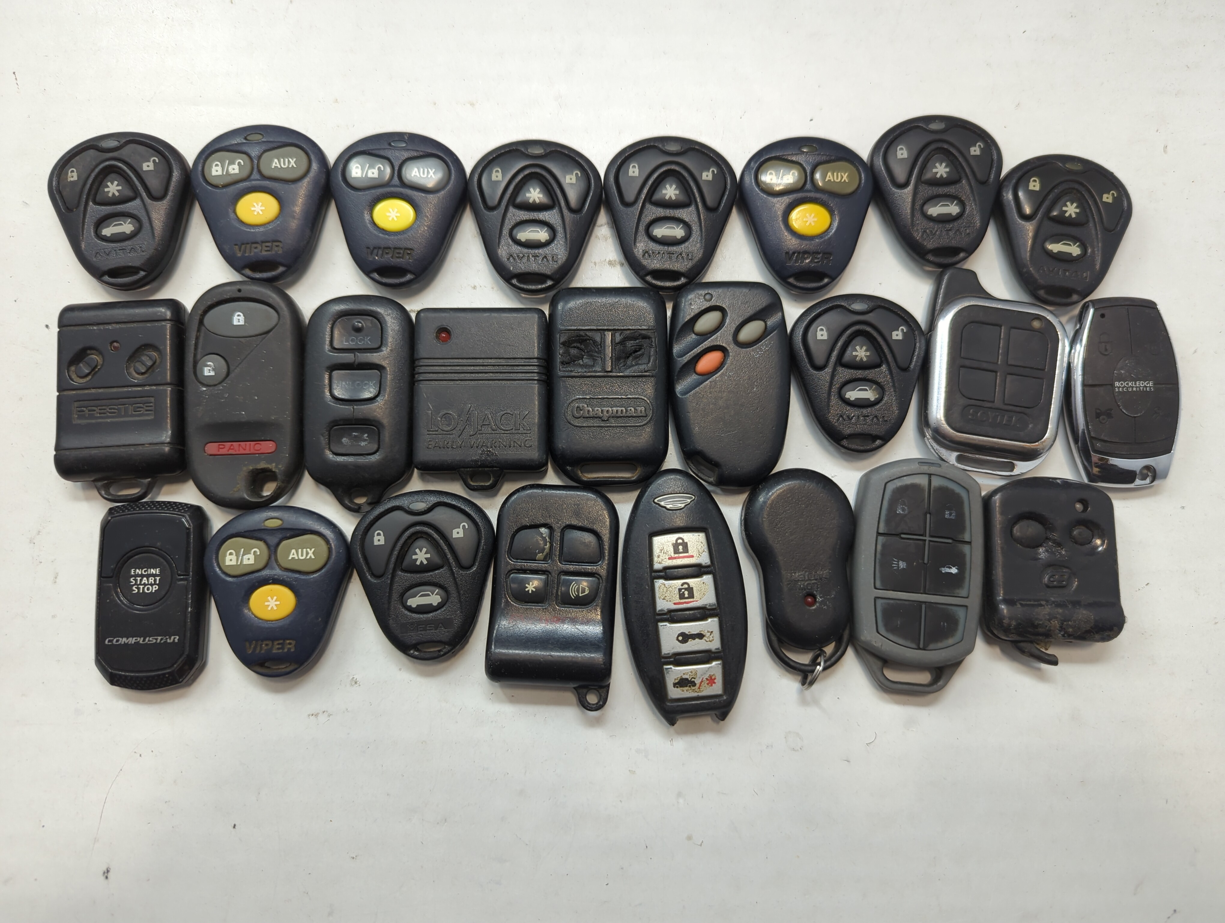 Lot of 25 Aftermarket Keyless Entry Remote Fob MIXED FCC IDS MIXED PART 774486 - Oemusedautoparts1.com