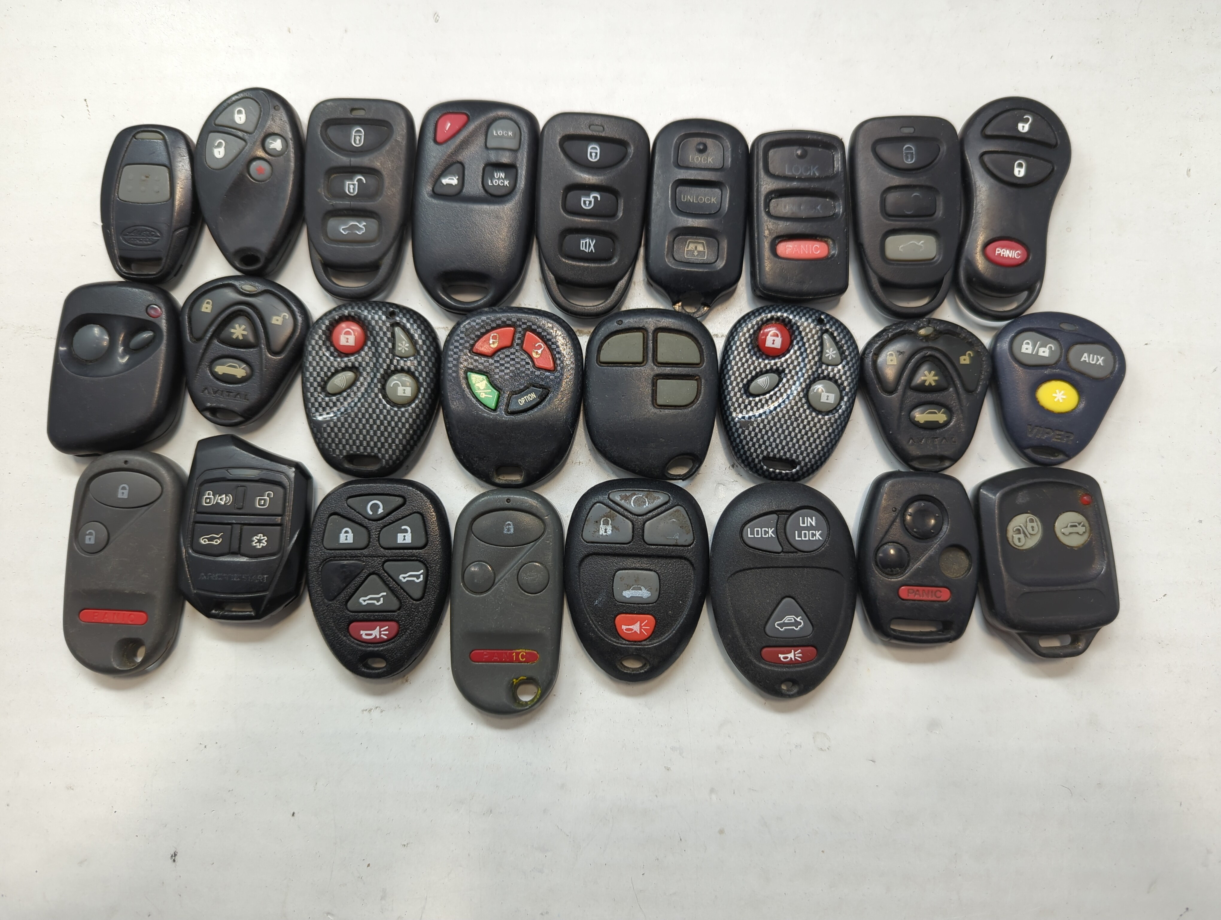 Lot of 25 Aftermarket Keyless Entry Remote Fob MIXED FCC IDS MIXED PART 774487 - Oemusedautoparts1.com
