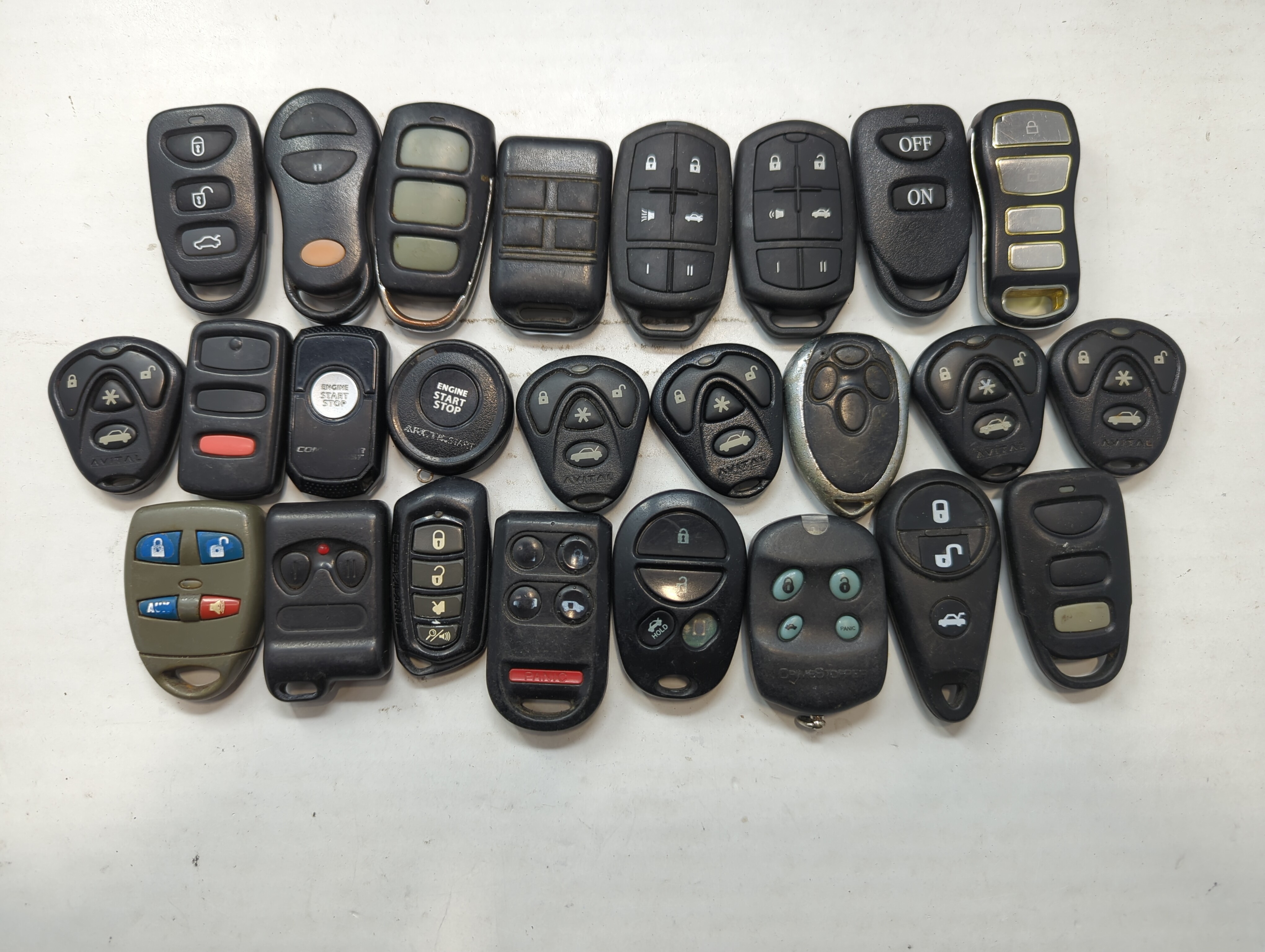 Lot of 25 Aftermarket Keyless Entry Remote Fob MIXED FCC IDS MIXED PART 774489 - Oemusedautoparts1.com