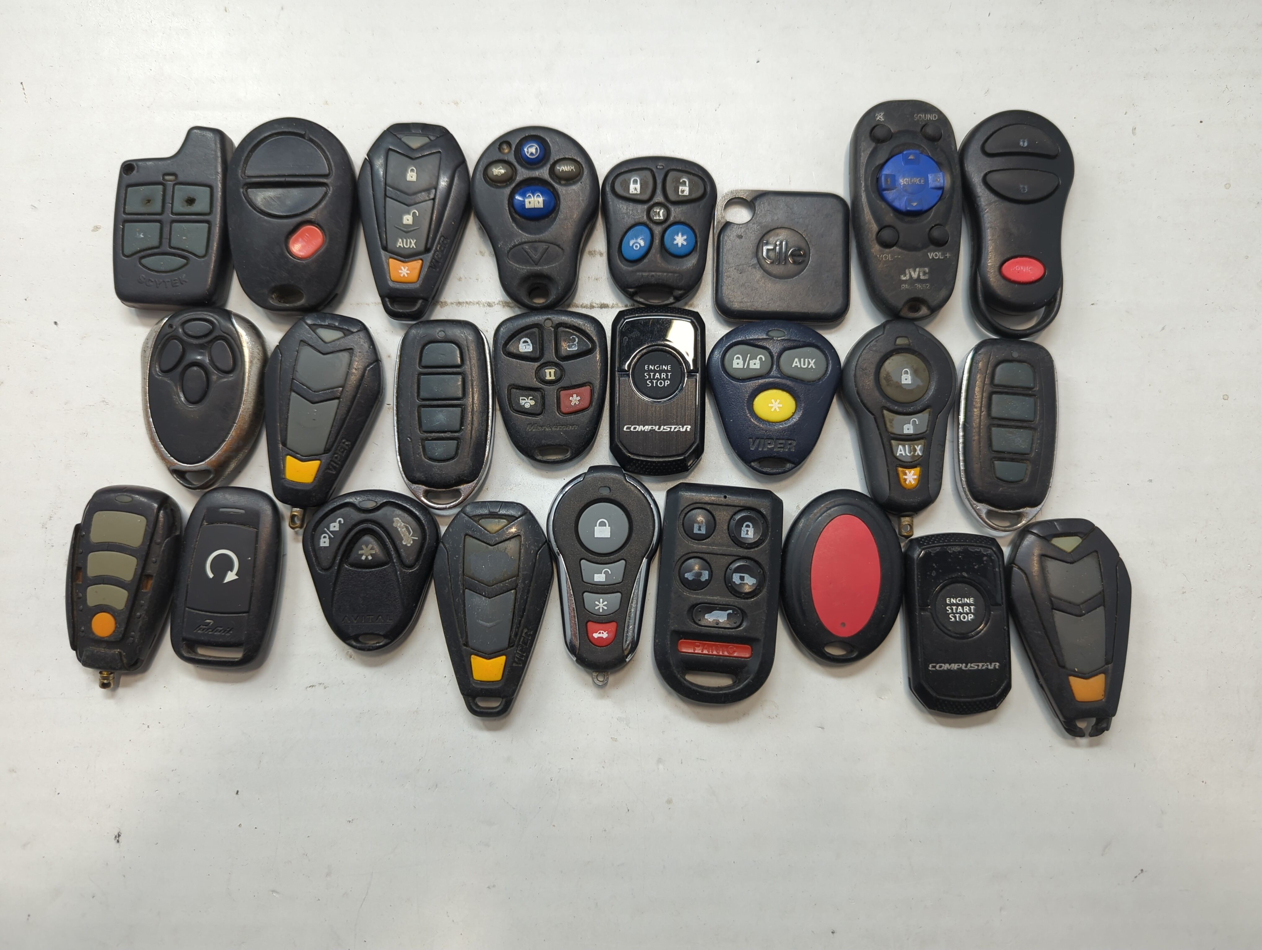 Lot of 25 Aftermarket Keyless Entry Remote Fob MIXED FCC IDS MIXED PART 774490 - Oemusedautoparts1.com