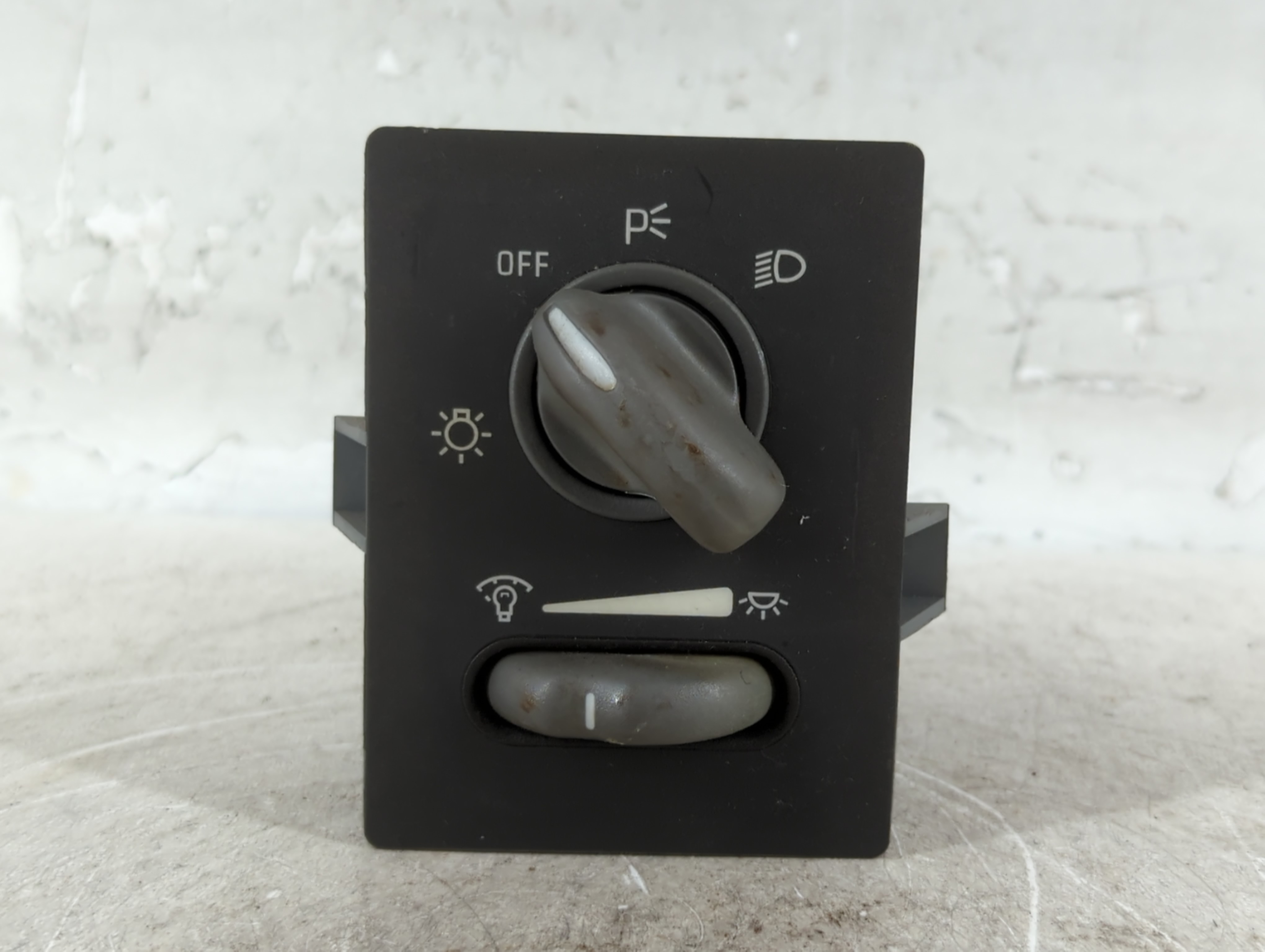2001 Pontiac Gprix Headlight Lamp Control Switch 774526 - Oemusedautoparts1.com