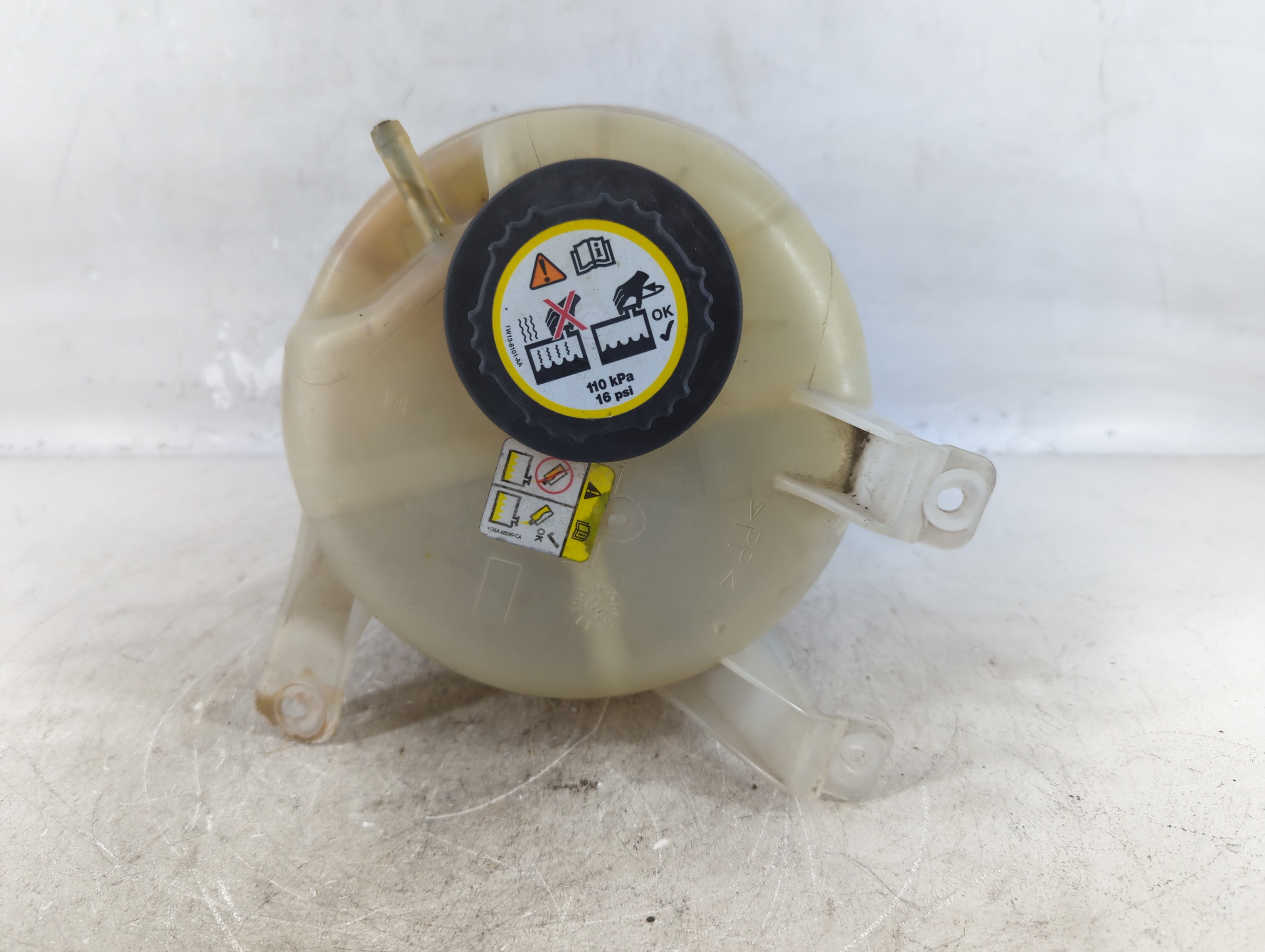 2004-2007 Buick Rainier Radiator Coolant Overflow Expansion Tank Bottle 774565 - Oemusedautoparts1.com